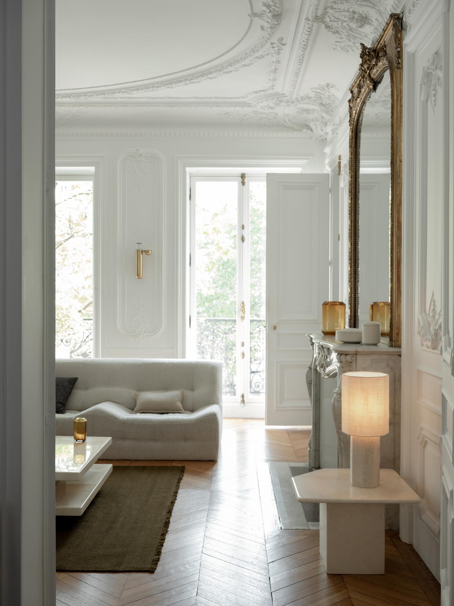 Danois Lampe contemporaine en marbre 'Eight over Eight', grande, blanc / ocre en vente