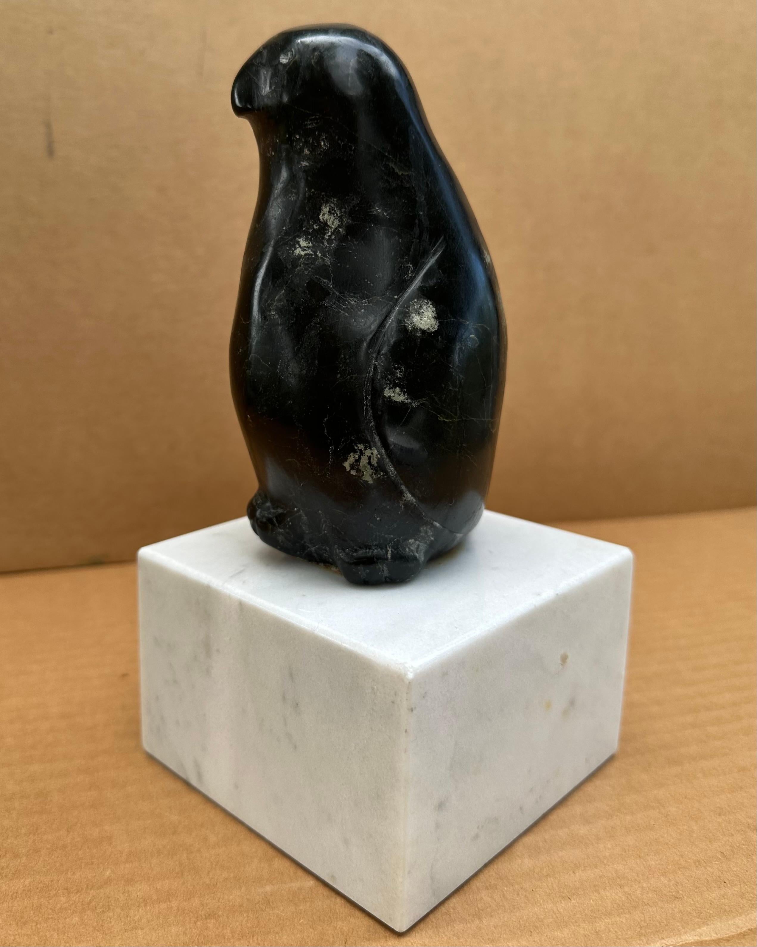 Georgiano Scultura contemporanea in marmo Black Bird di David David attr. in vendita