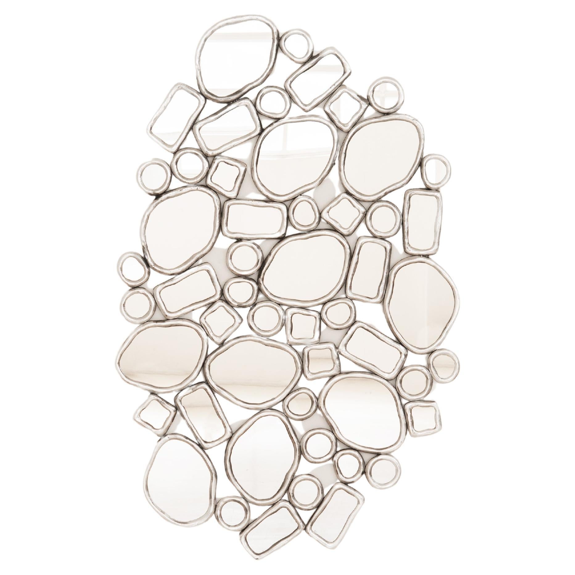 Distorsione dello specchio/materiale di Lucas Recchia, 2024