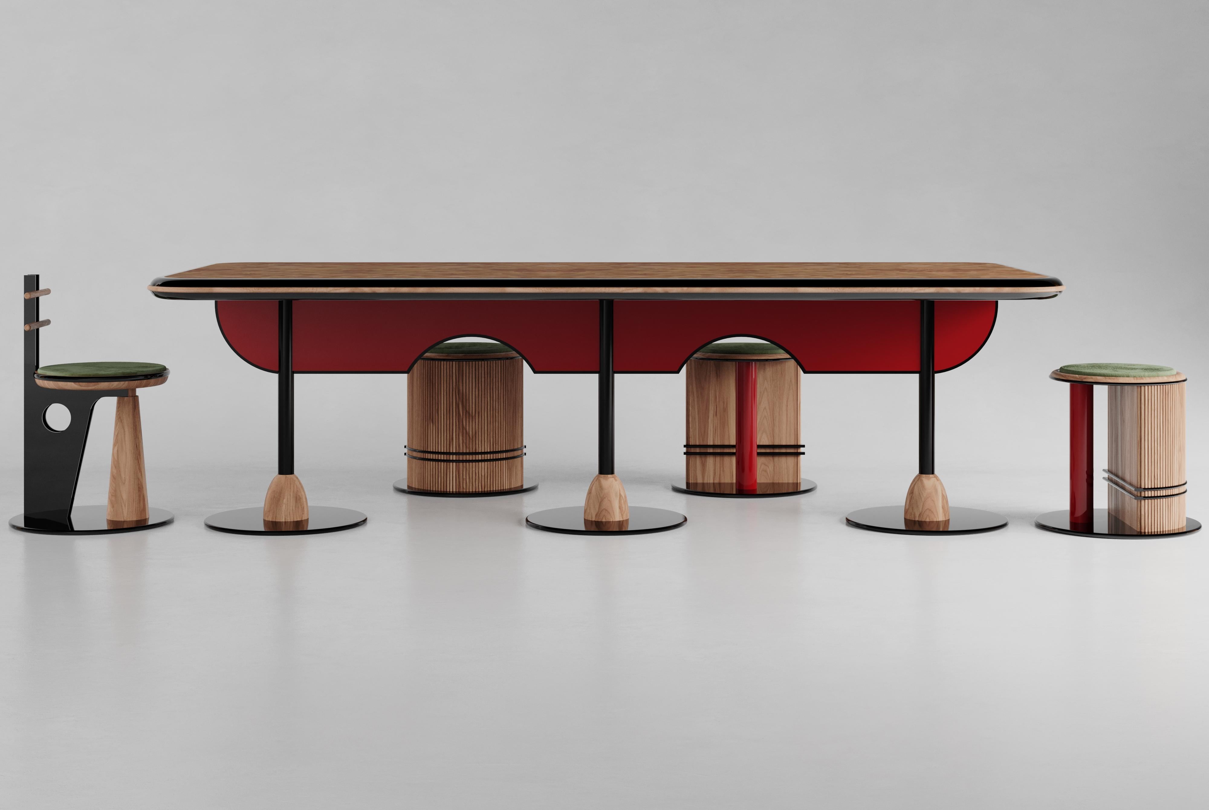 italien Table de salle à manger de luxe contemporaine Matias Sagara Base en bois de racine et métal rouge finition en vente