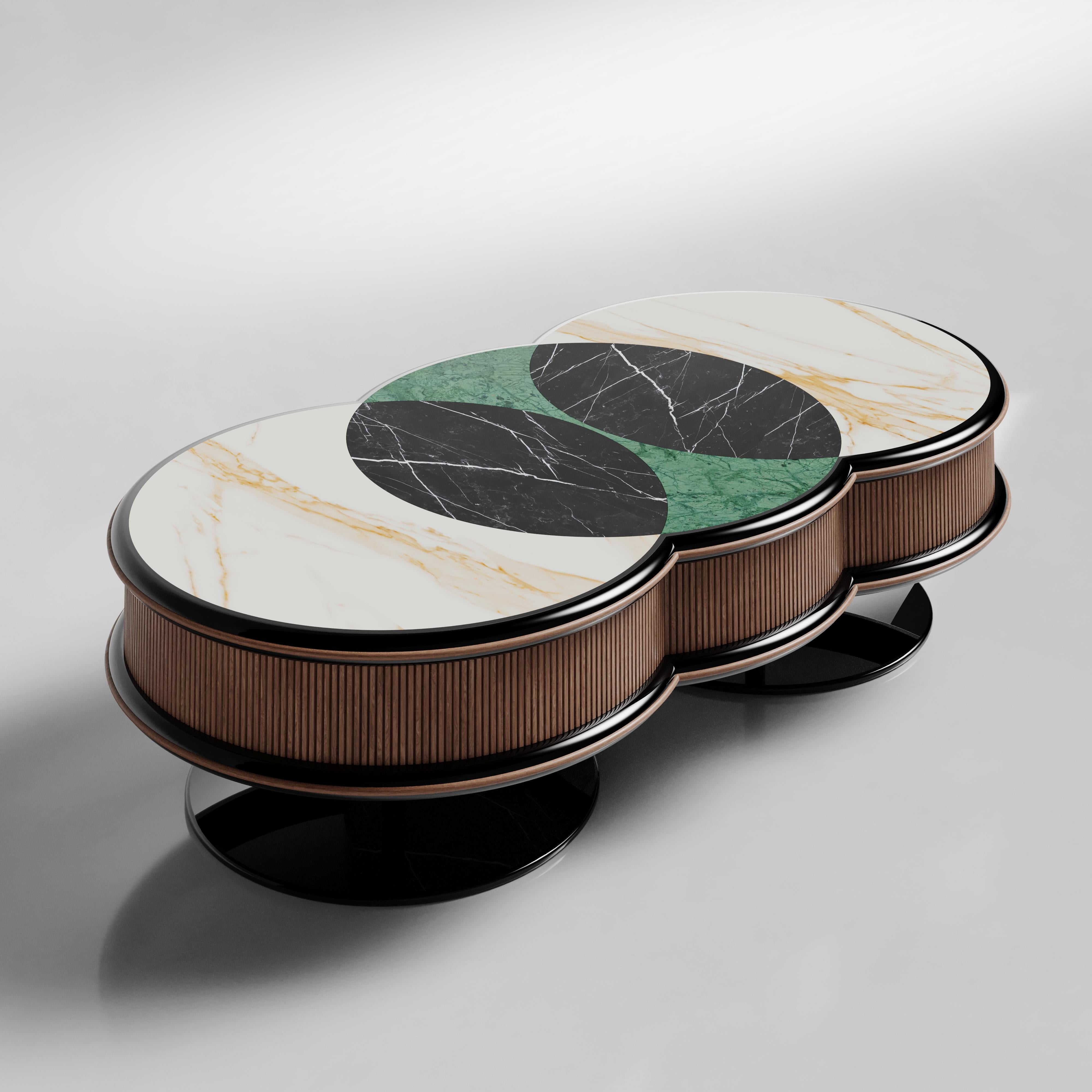 Zeitgenössischer runder Couchtisch aus italienischem Nussbaumholz mit Marmorplatte, Grau, von Zeitgenössisch Sagara (Metall) im Angebot