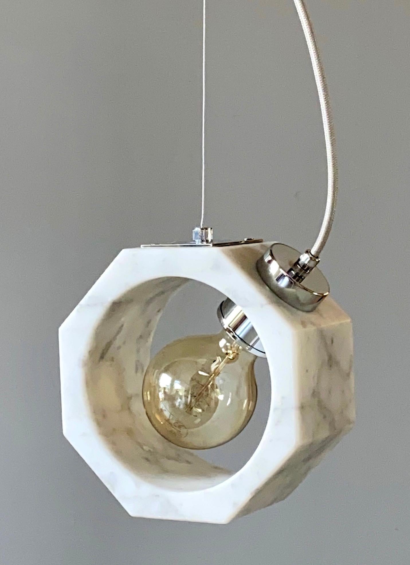Lampe à suspension contemporaine Matlight italienne essentielle octogonale minimaliste en marbre blanc Neuf - En vente à New York, NY