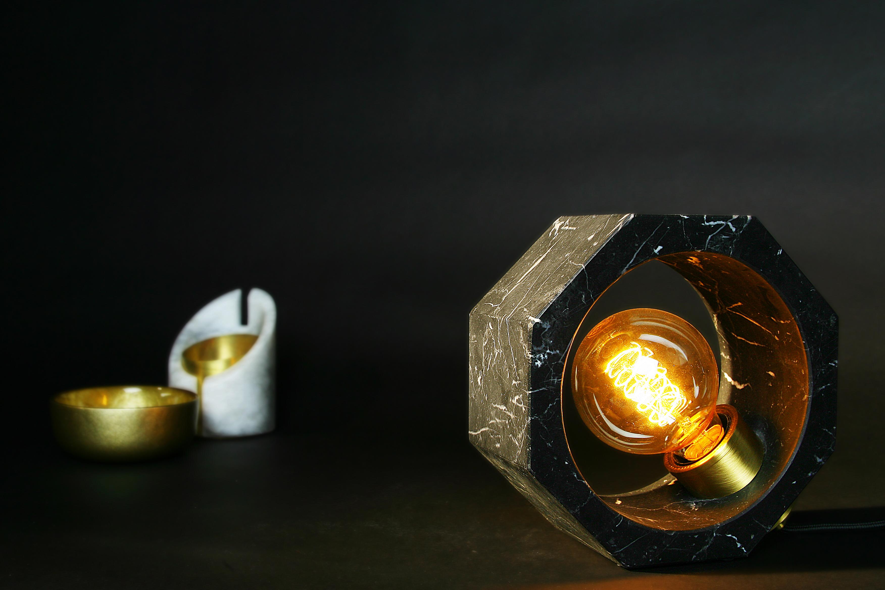 Lampe de bureau octogonale minimaliste contemporaine Matlight en marbre noir Marquina en vente 6