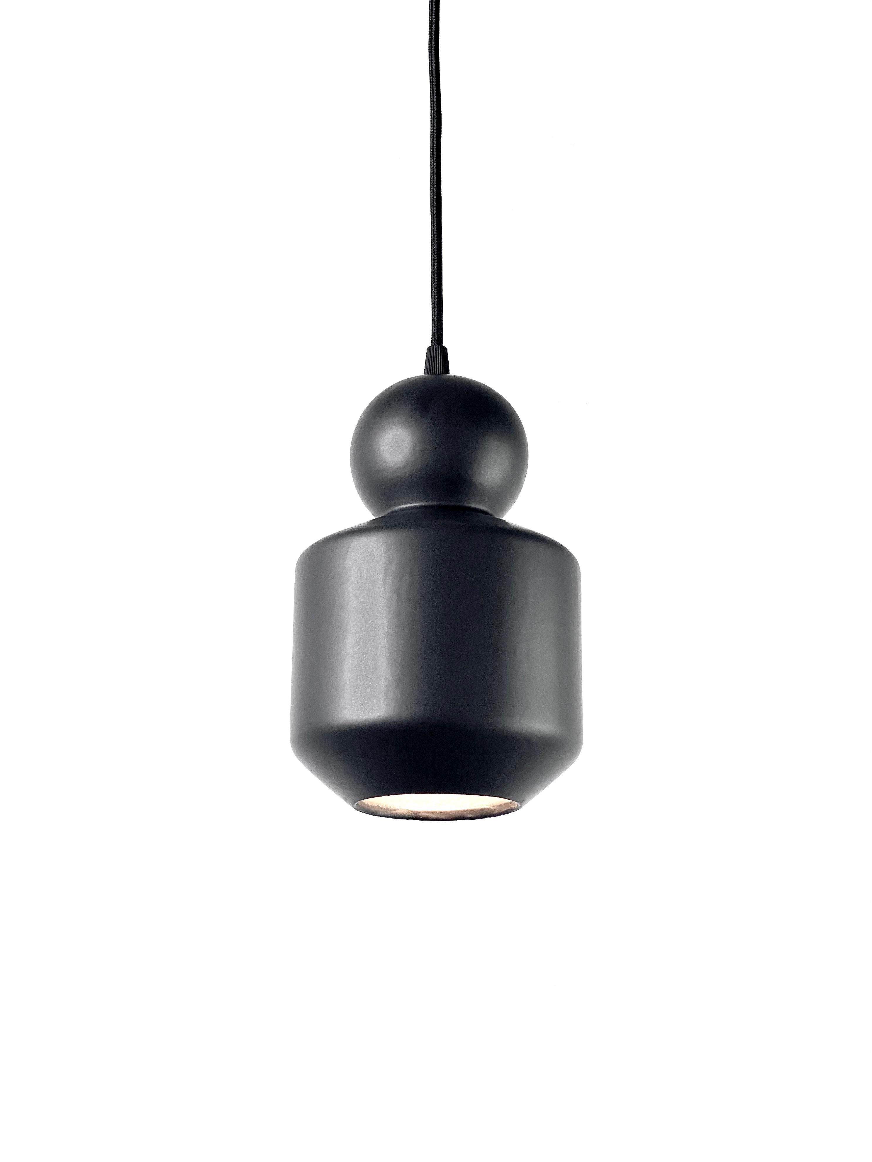 Calco Lampada a sospensione contemporanea in gres nero opaco, design minimalista, LOVER 1.0 in vendita