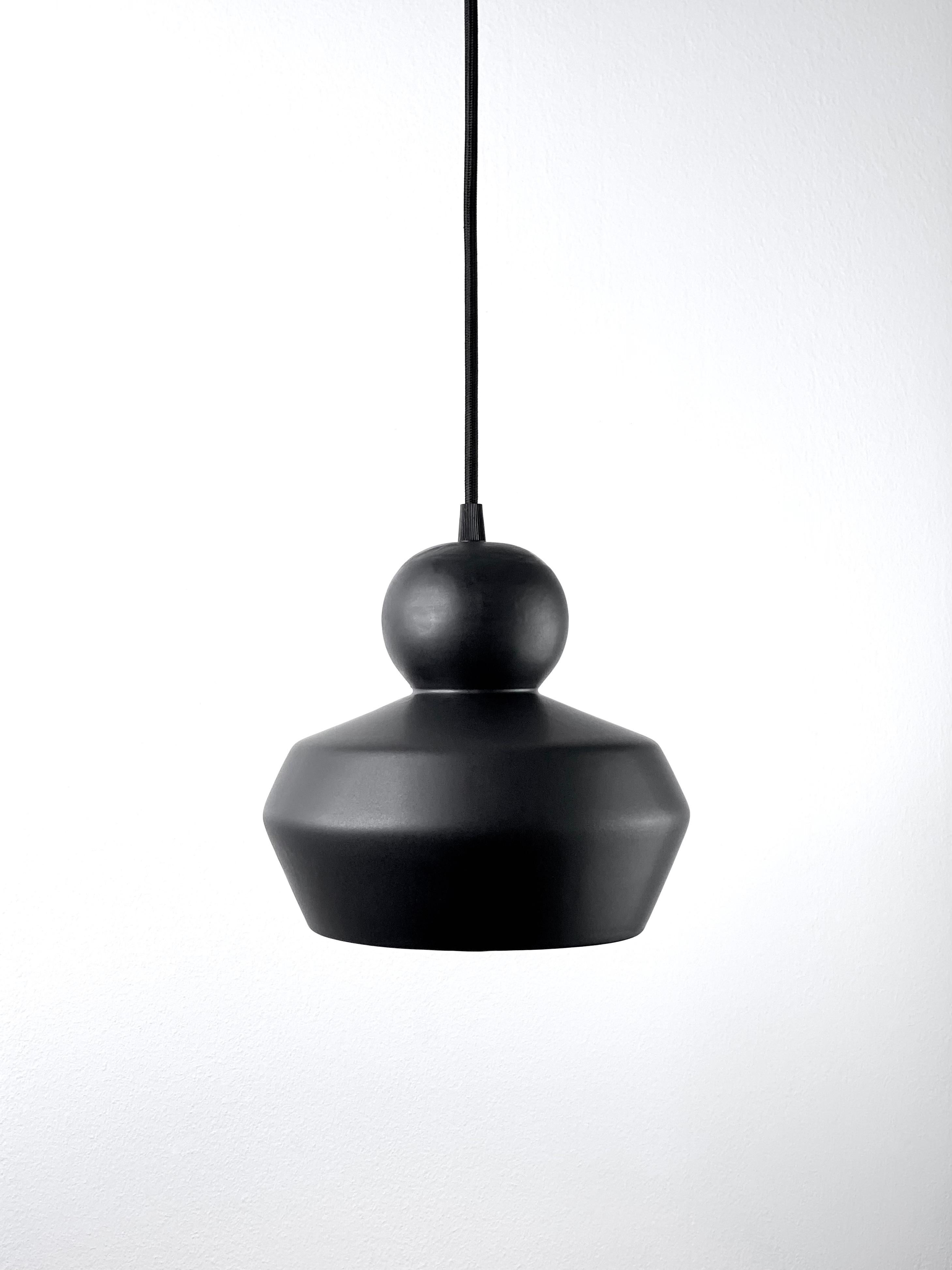 Lampada a sospensione contemporanea in gres nero opaco, design minimalista, LOVER 3.0 In condizioni Nuovo in vendita a Köln, DE