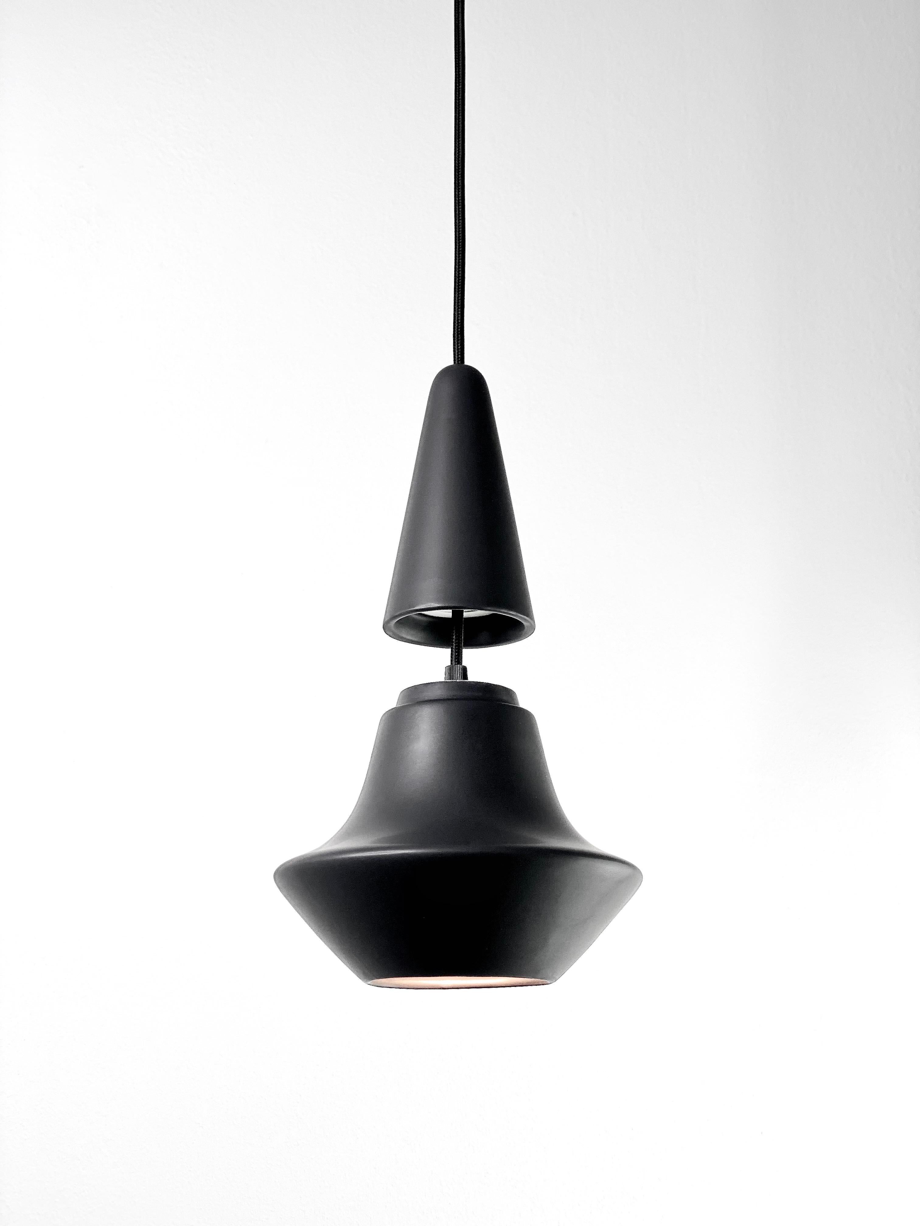 Lampada a sospensione contemporanea in gres nero opaco, design minimalista, SML1 In condizioni Nuovo in vendita a Köln, DE