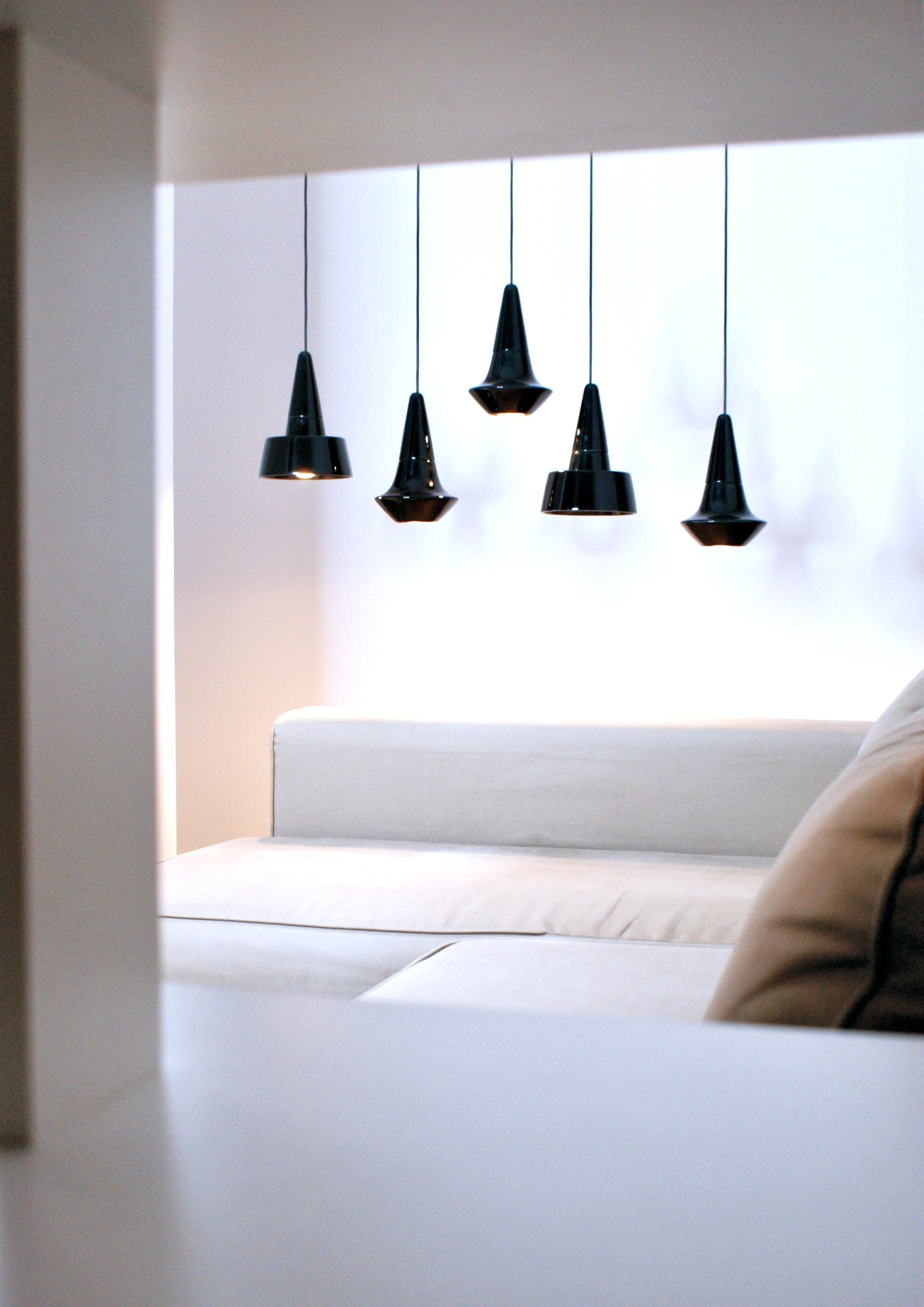 Grès porcellanato Lampada a sospensione contemporanea in gres nero opaco, design minimalista, SML1 in vendita