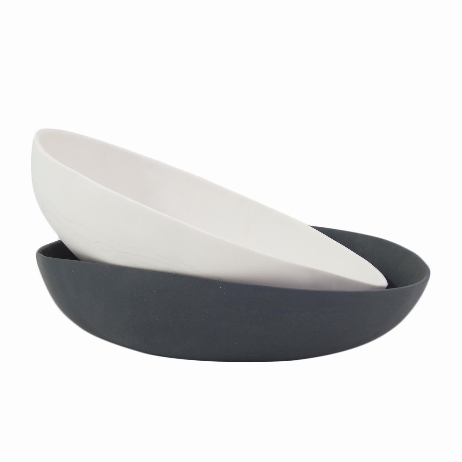 Contemporary Decorative Bowls Matte Black/White Porcelain For Sale