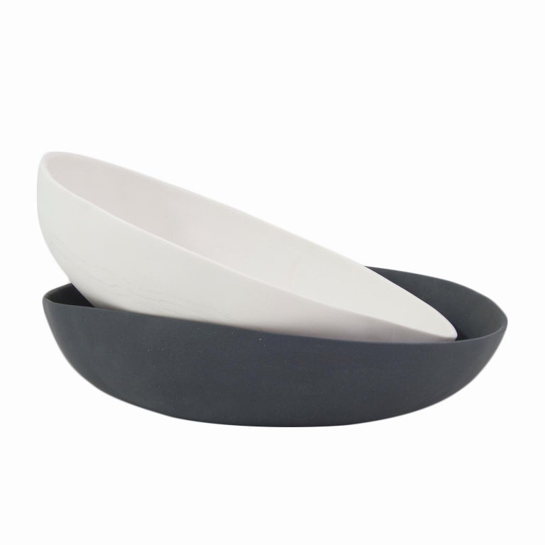 Contemporary Decorative Bowls Matte Black/White Porcelain For Sale at