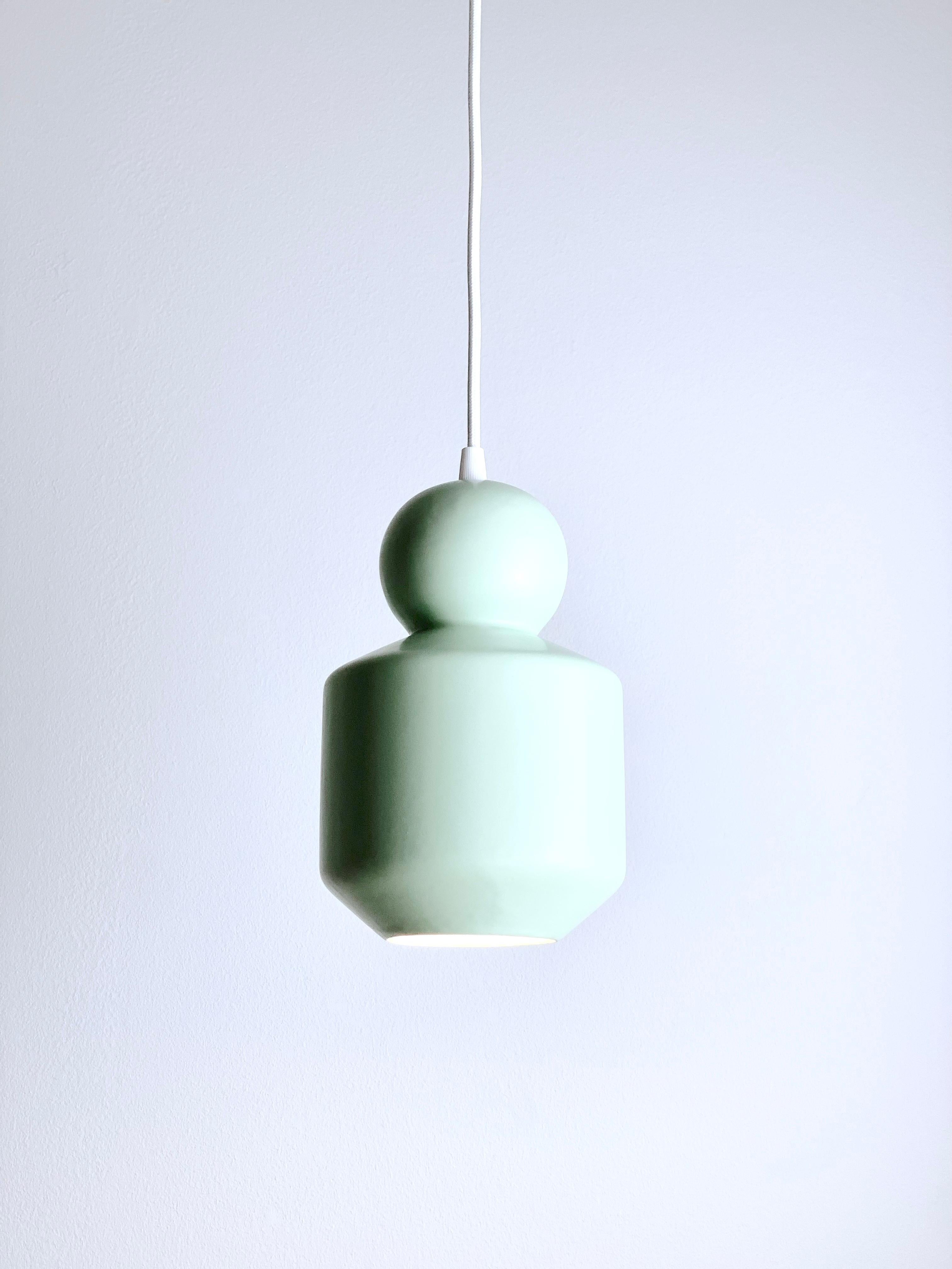 Tedesco Lampada a sospensione contemporanea in gres verde opaco, design minimalista, LOVER 1.0 in vendita