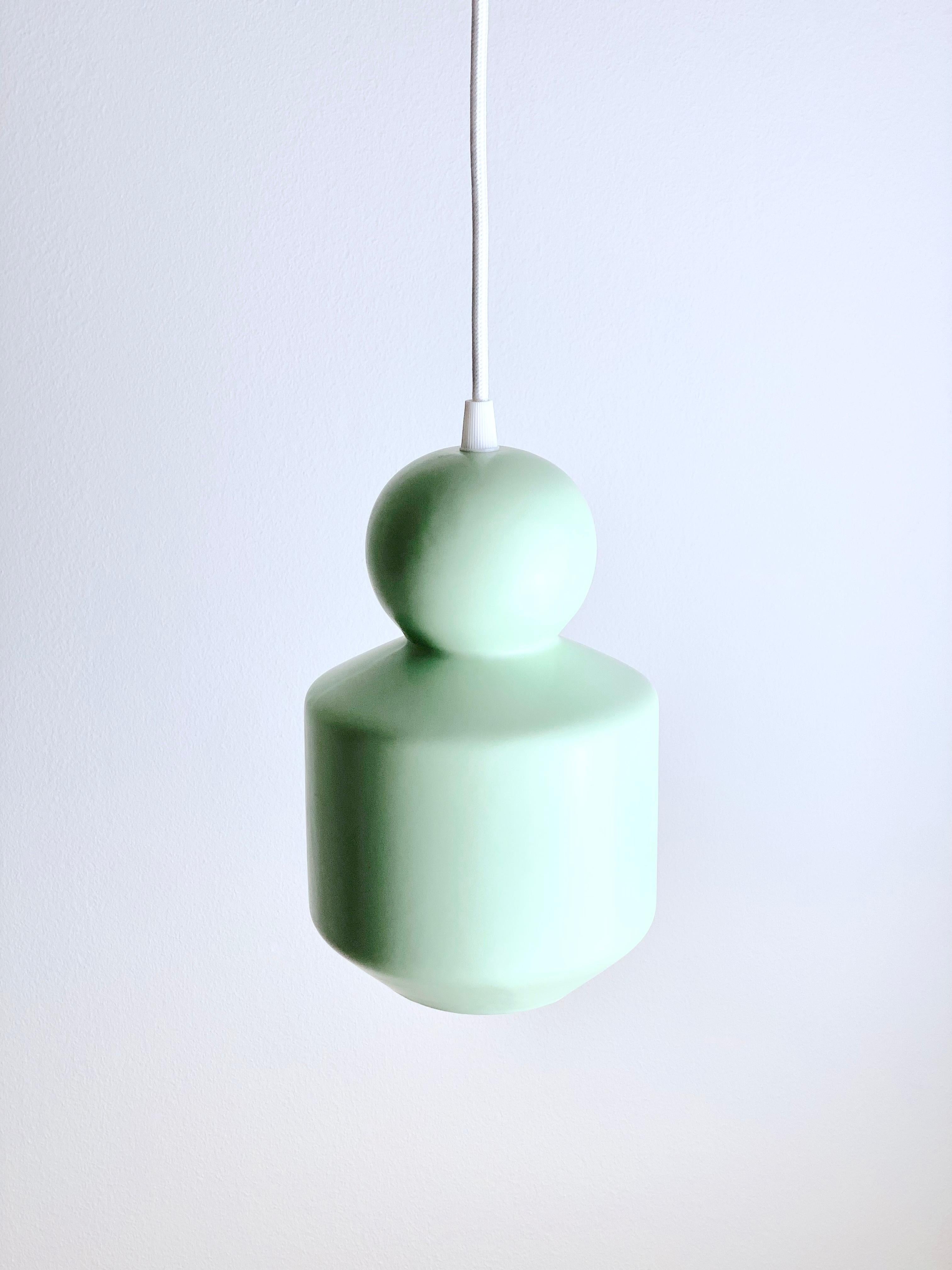 Lampada a sospensione contemporanea in gres verde opaco, design minimalista, LOVER 1.0 In condizioni Nuovo in vendita a Köln, DE