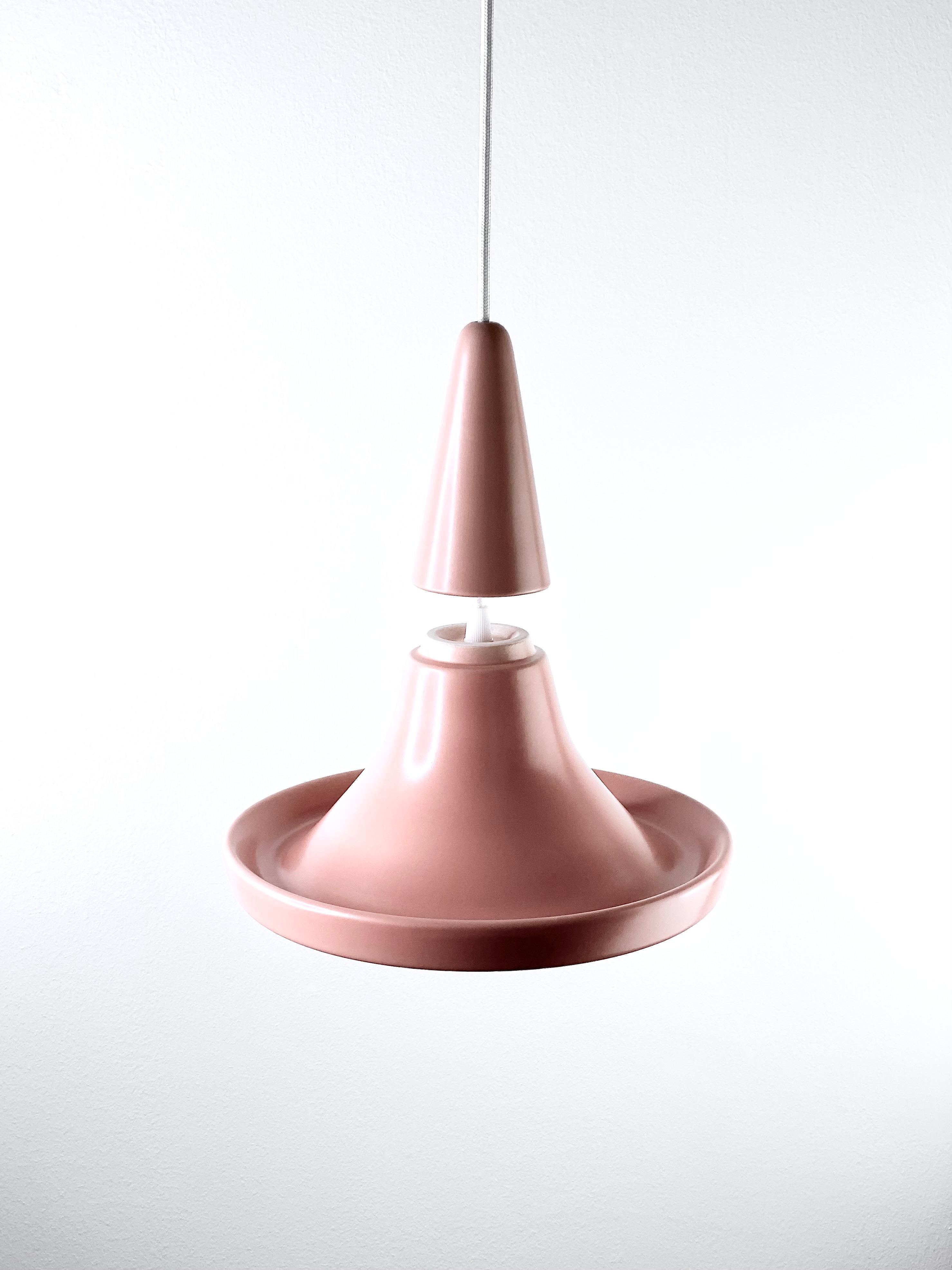 Lampada a sospensione contemporanea in gres salmone opaco, design minimalista, SML4 In condizioni Nuovo in vendita a Köln, DE