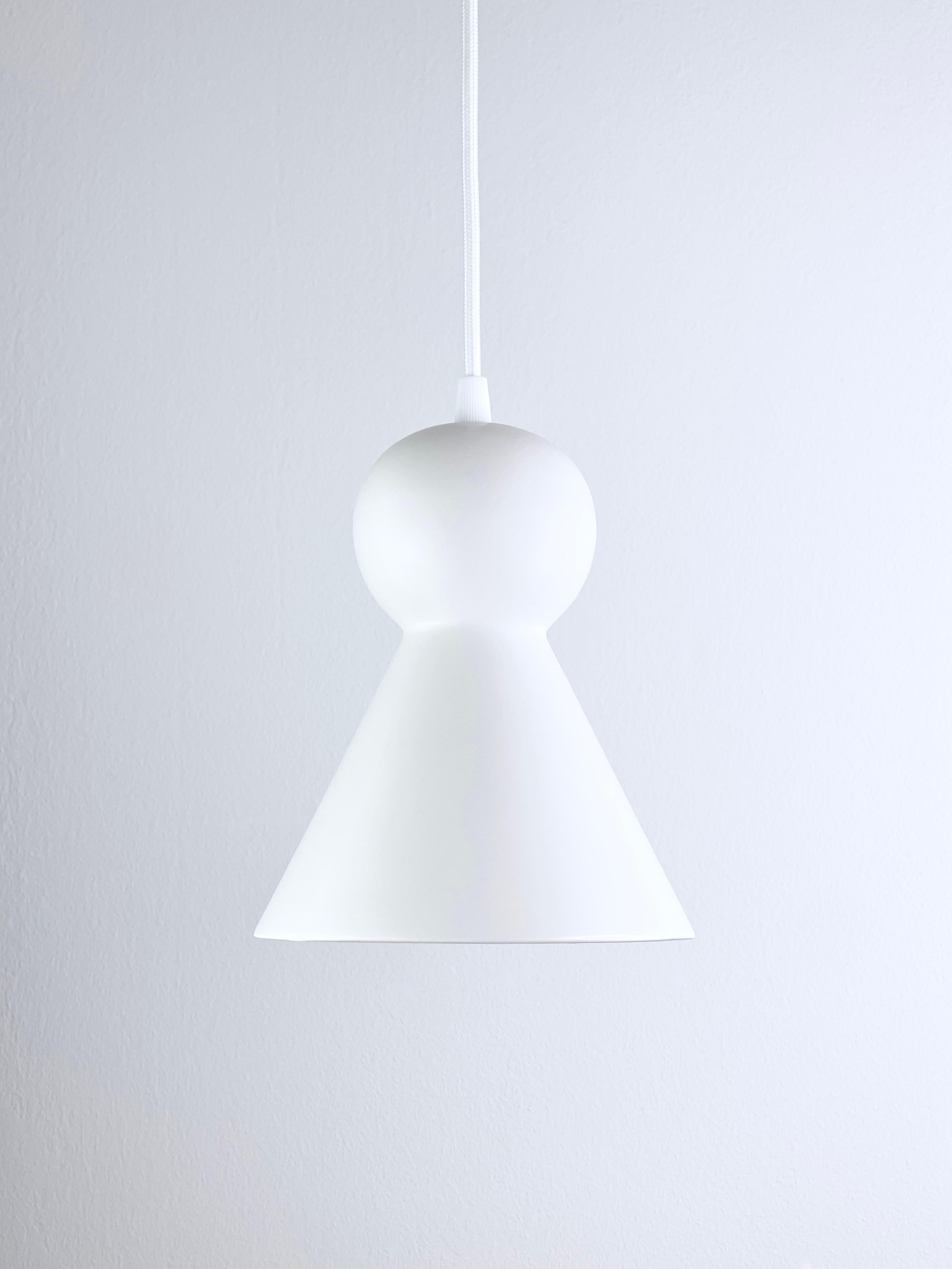 Calco Lampada a sospensione contemporanea in gres bianco opaco, design minimalista, LOVER 2.0 in vendita