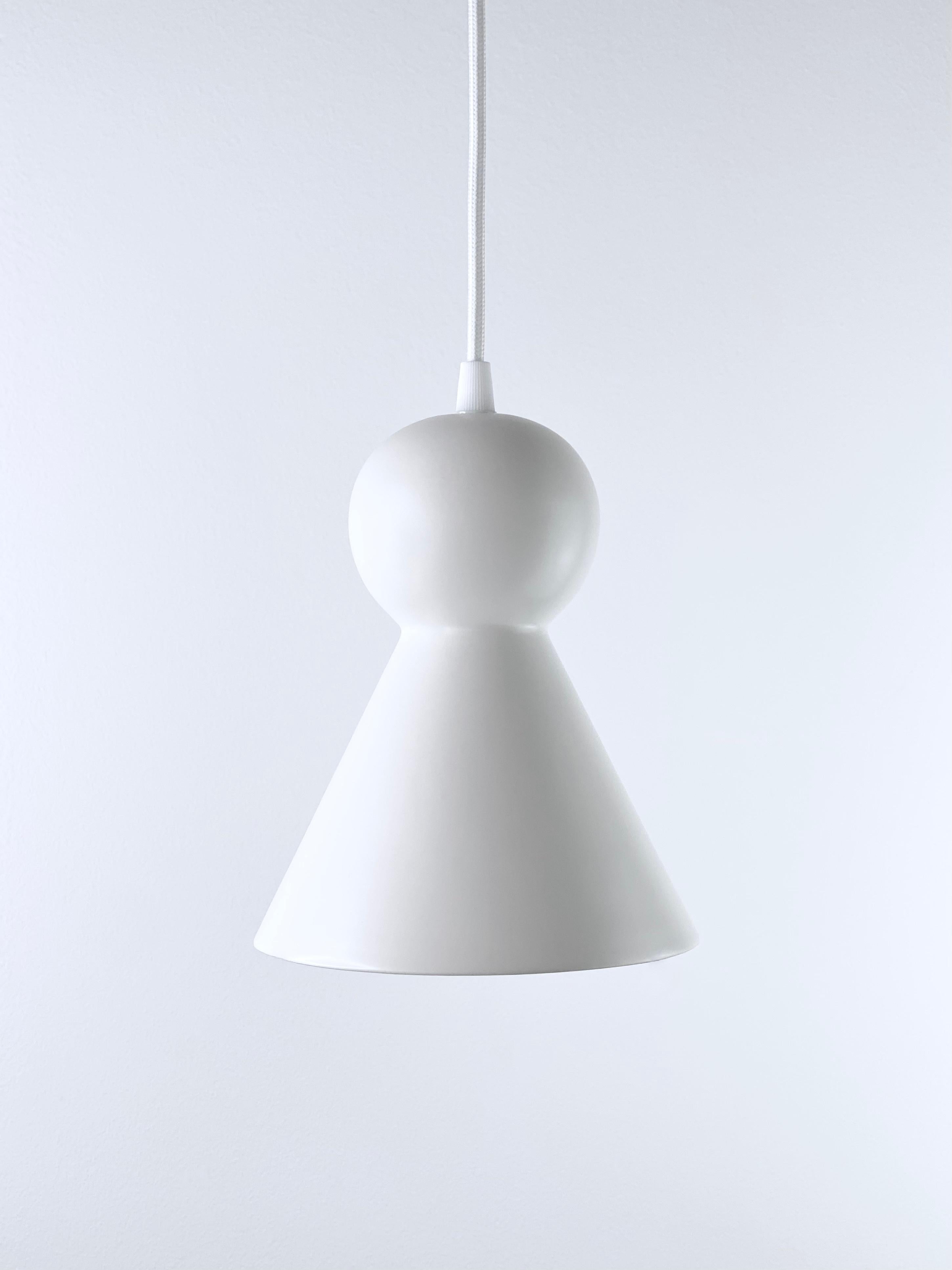Lampada a sospensione contemporanea in gres bianco opaco, design minimalista, LOVER 2.0 In condizioni Nuovo in vendita a Köln, DE