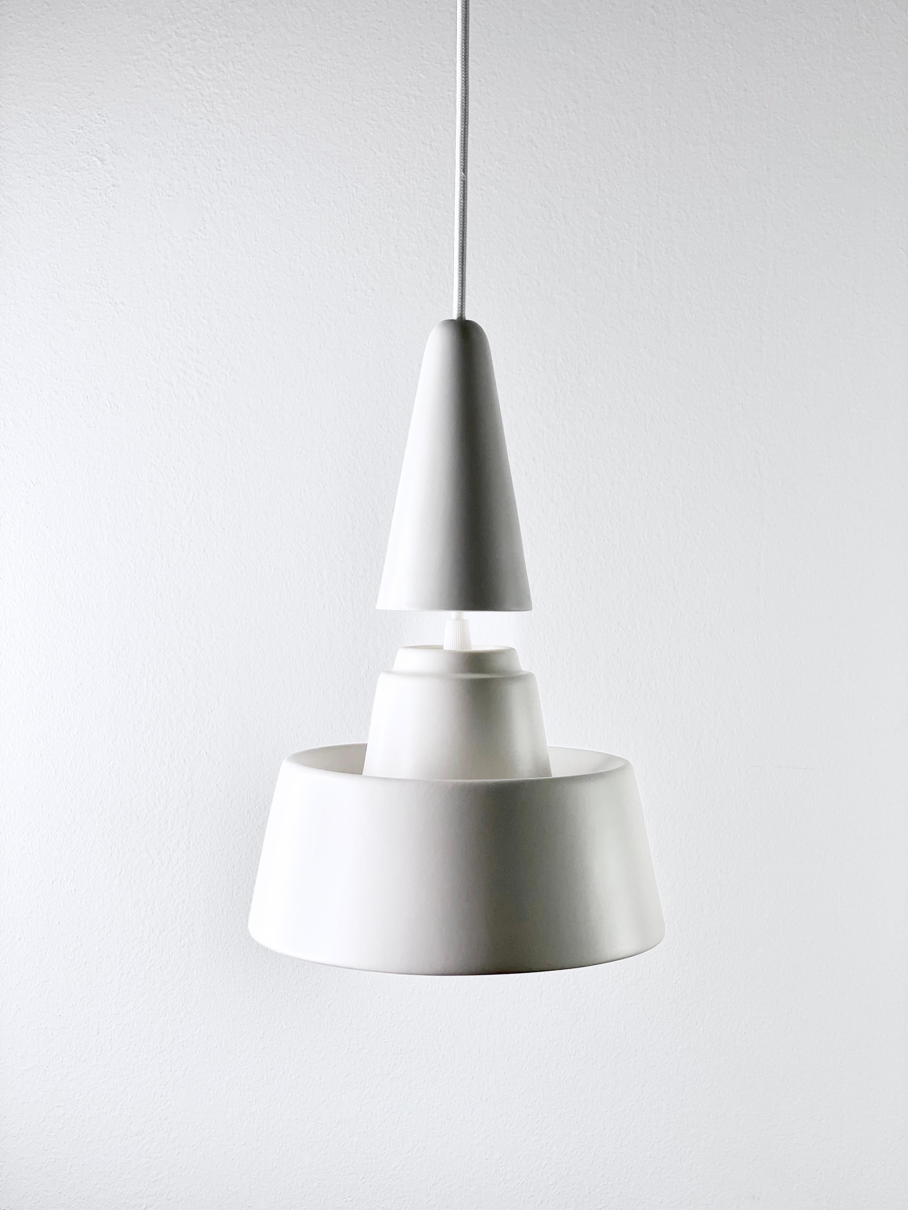 Calco Lampada a sospensione contemporanea in gres bianco opaco, design minimalista, SML2 in vendita