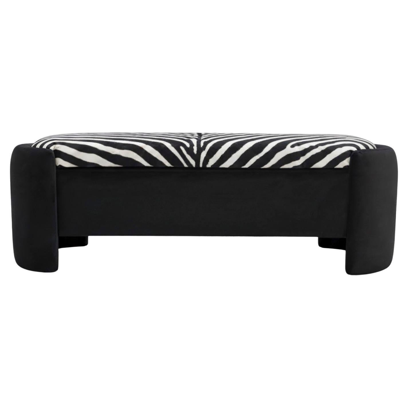 Panchina contemporanea massimalista in velluto nero e zebra Enigma