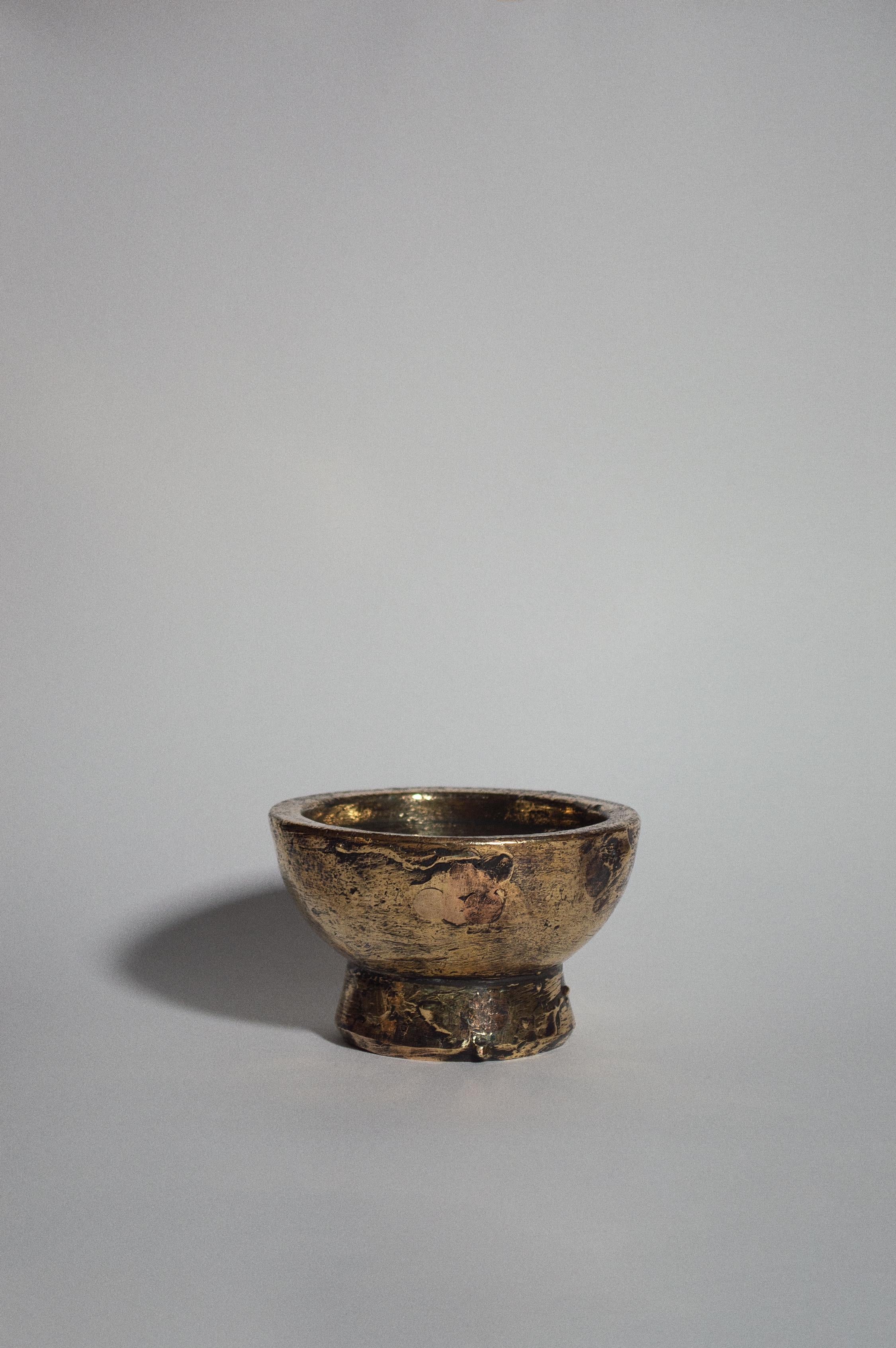 Bruciaincenso Maya contemporaneo in pietra e bronzo fuso di ACOOCOORO -KERNOS in vendita 3
