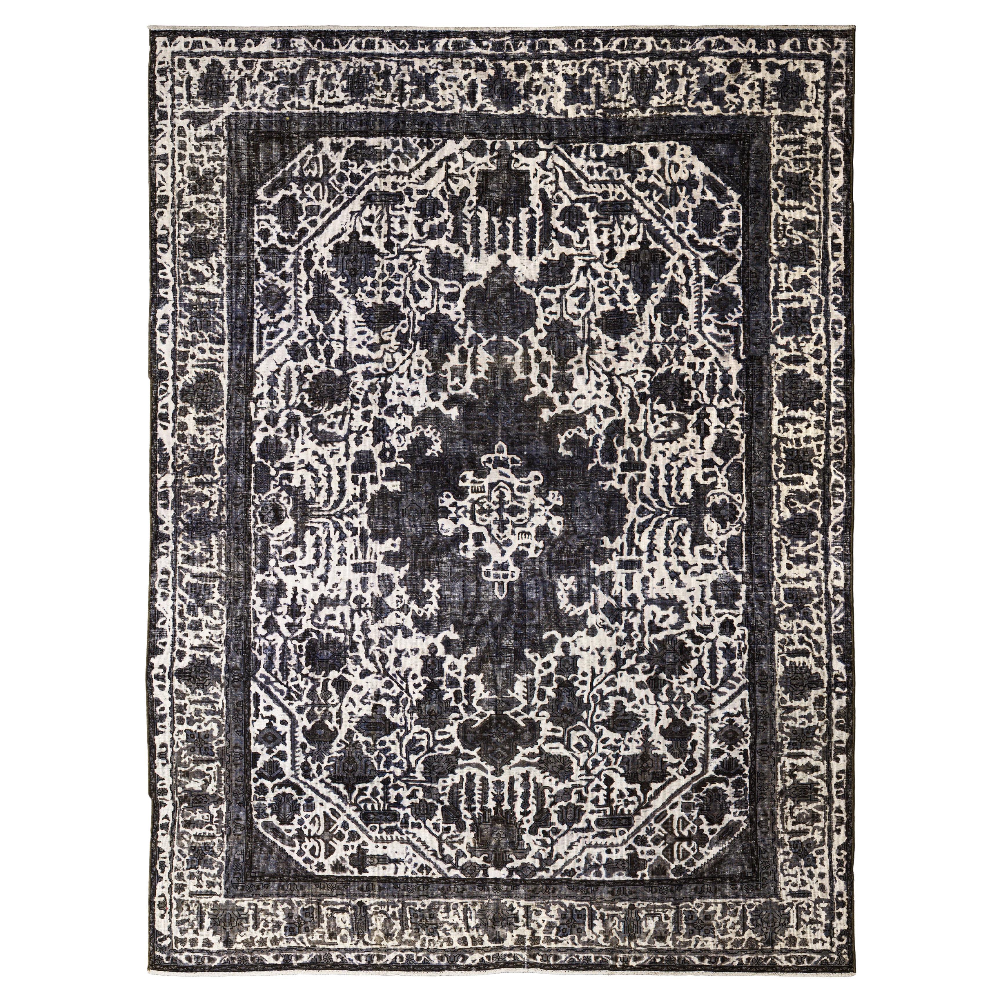 Zeitgenössische Medaillon Wollteppich, 7 ft × 10 ft , Holzkohle und Elfenbein im Angebot