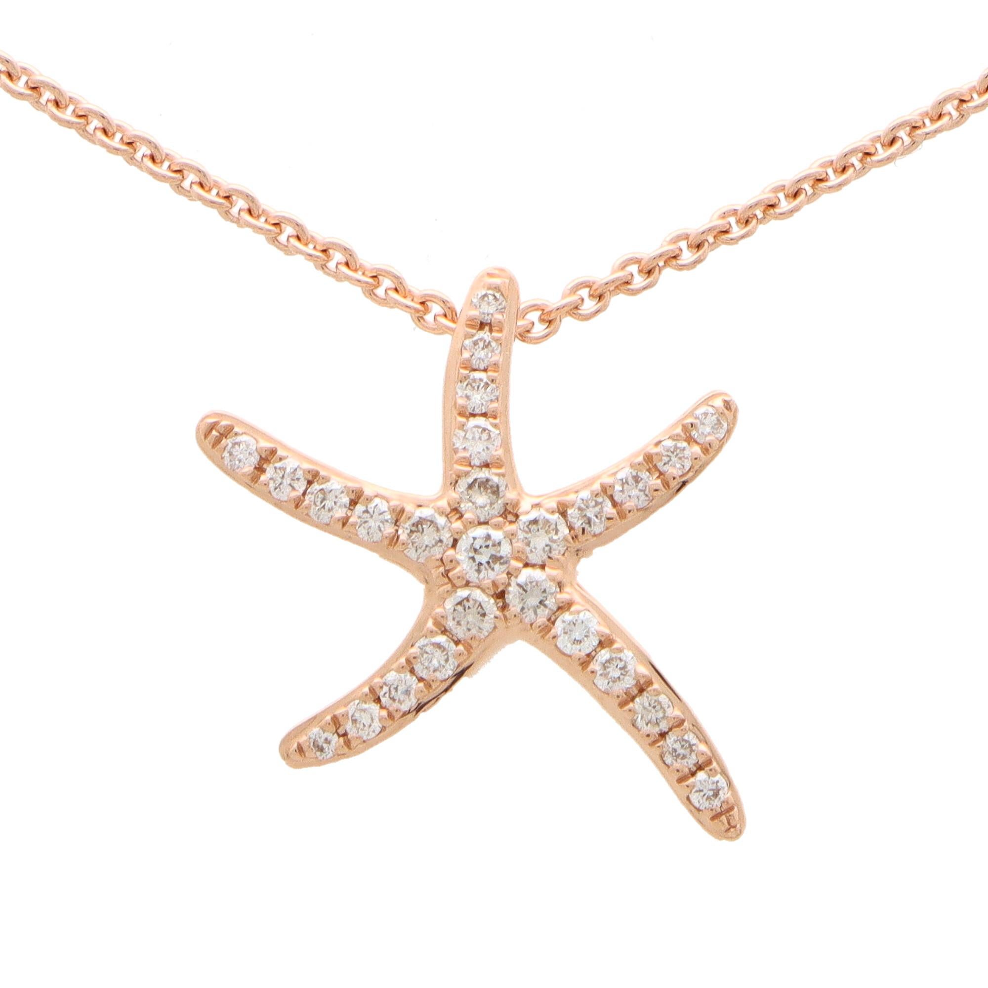 Contemporary Medium Diamond Starfish Pendant Necklace Set in 18k Rose Gold In Good Condition In London, GB
