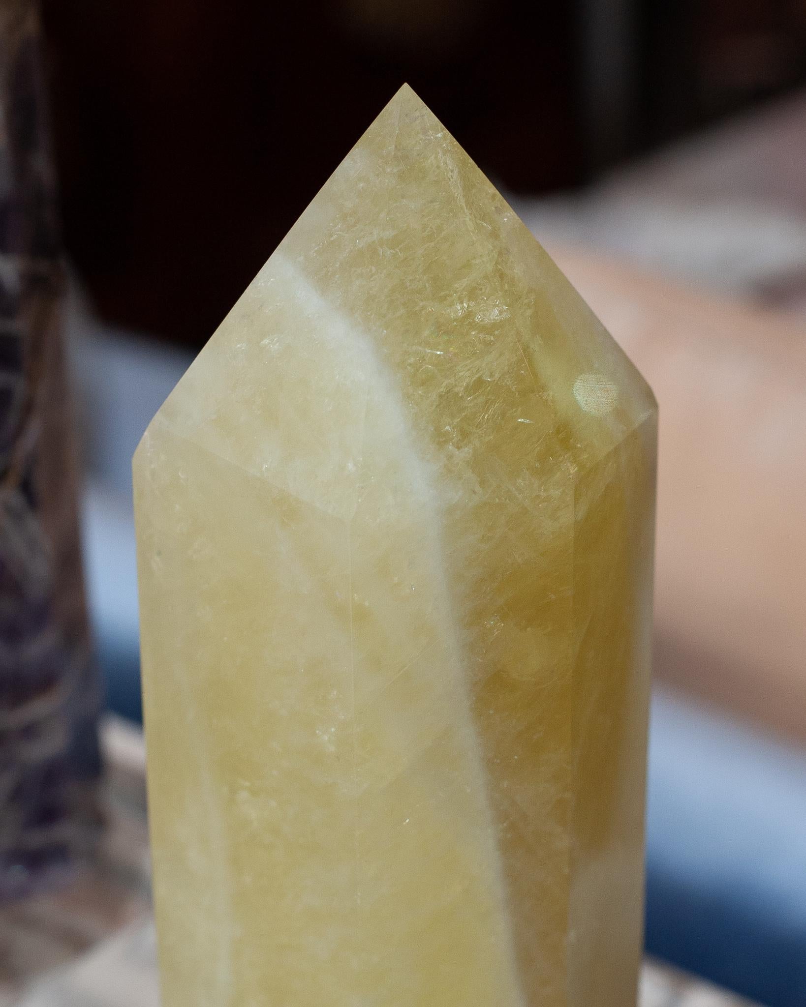 Contemporary Medium Green Onyx Obelisk / Crystal Point In New Condition For Sale In Toronto, ON