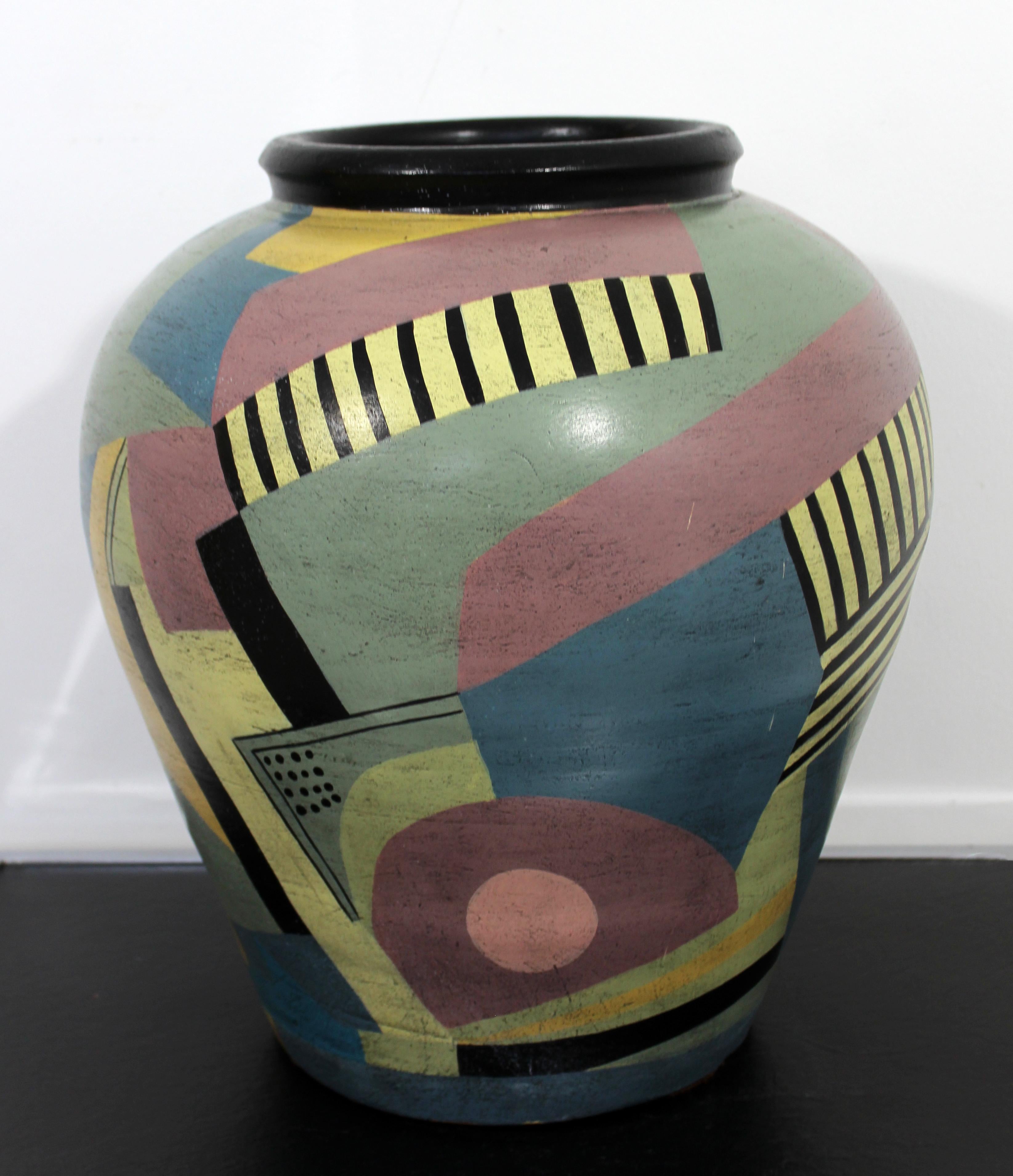 Contemporary Memphis Large Signed Ceramic Art Vase Table Floor Sculpture, 1980s In Good Condition For Sale In Keego Harbor, MI