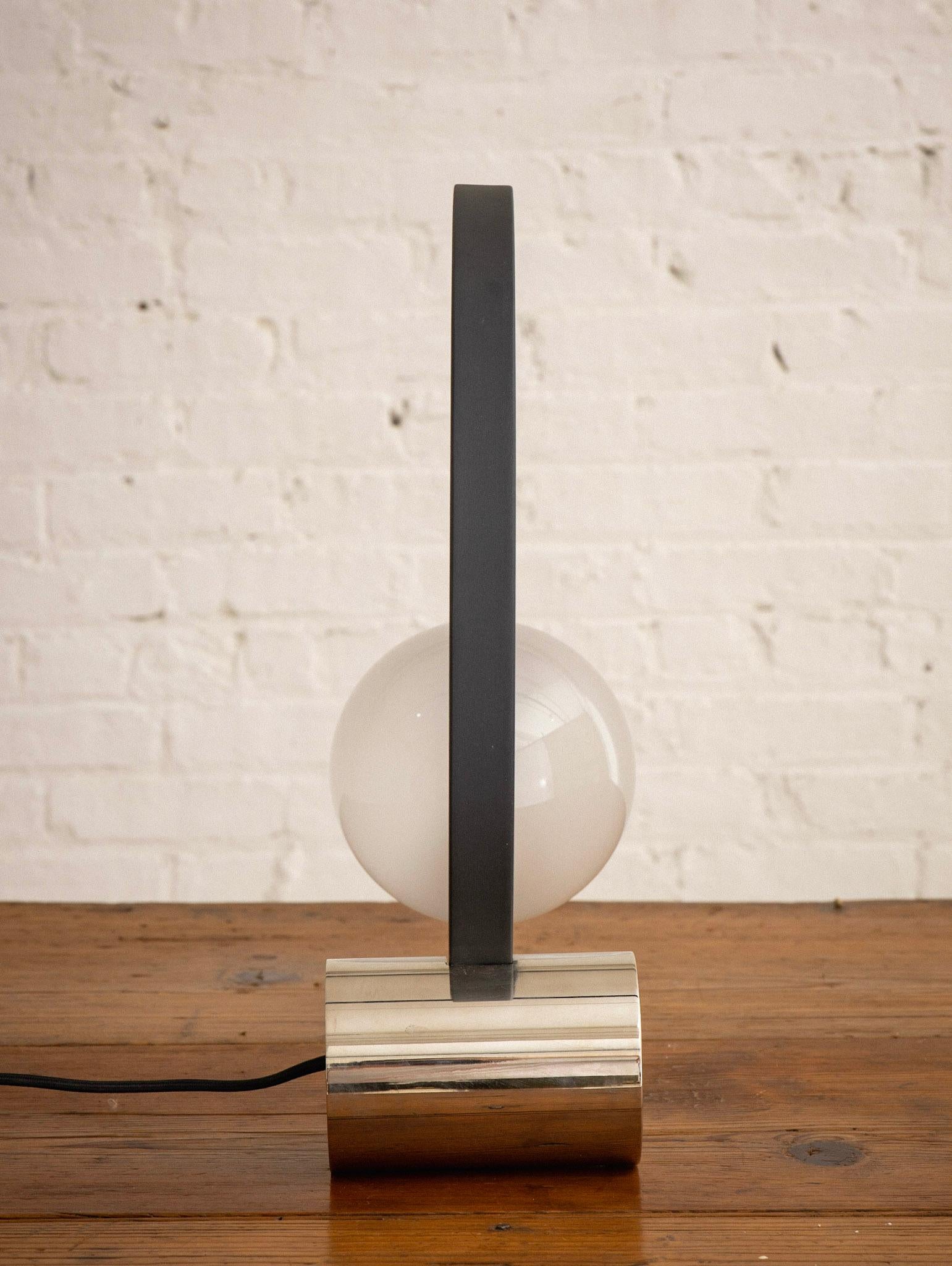 Contemporary Memphis Style Sculptural Lamp In Good Condition In Brooklyn, NY