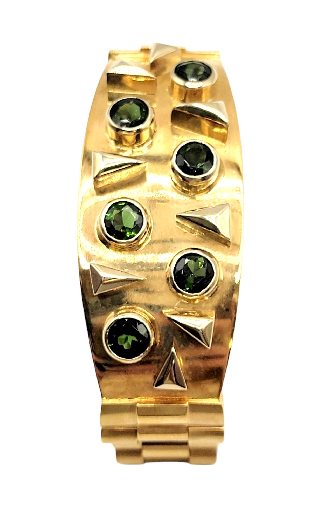 Contemporary Men's Green Tourmaline Watch Link Bracelet in 18 Karat Yellow Gold For Sale 1