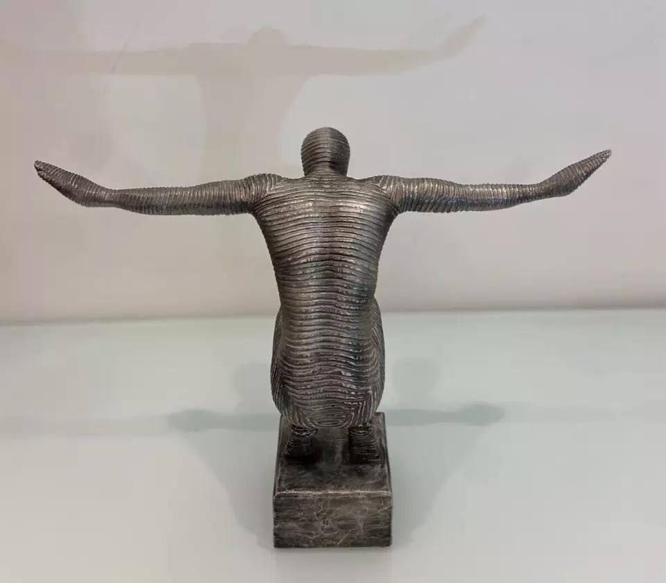 Européen Sculpture contemporaine en métal et aluminium en position de yoga en vente