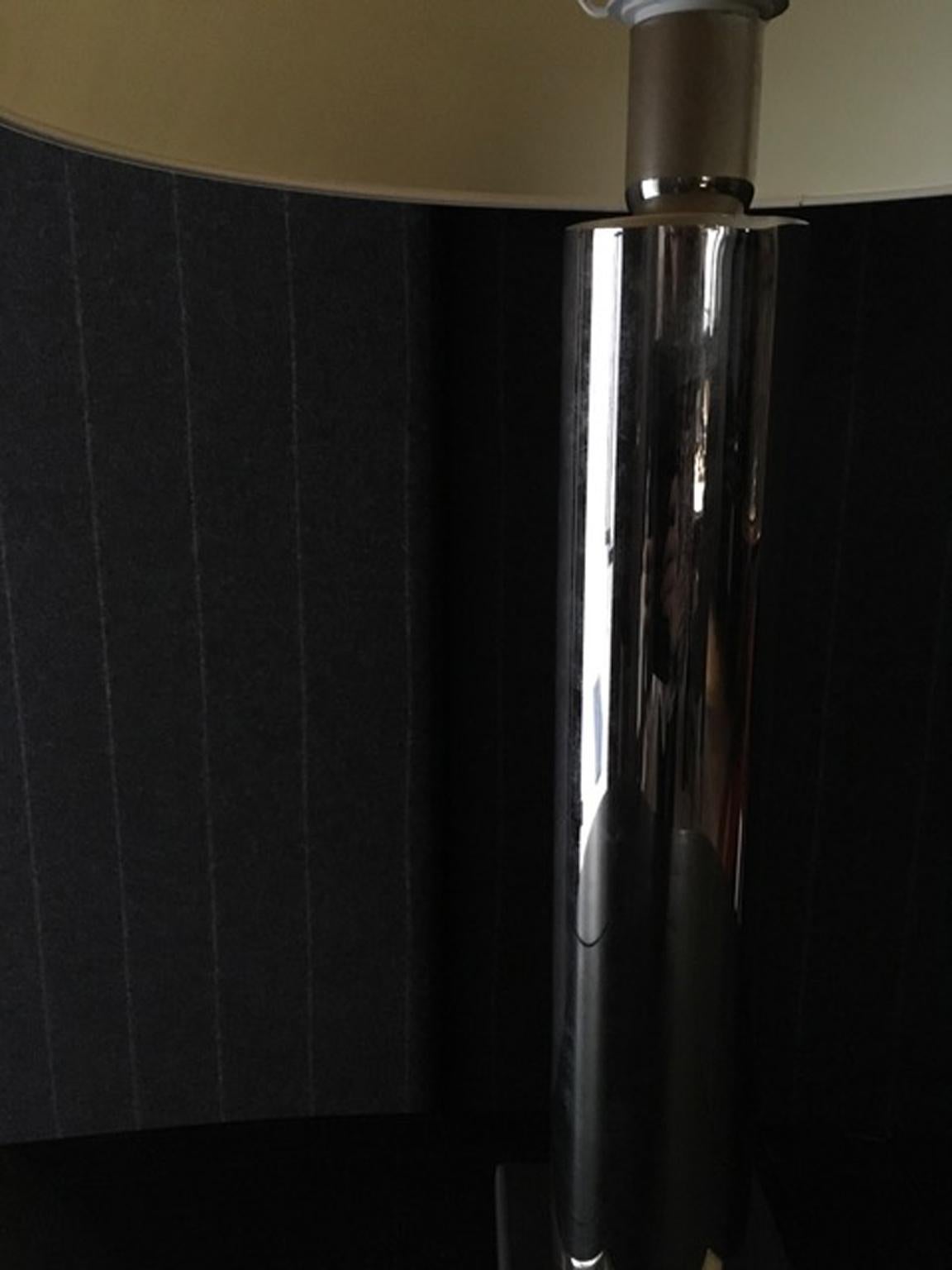 Contemporary Metal Chrome Italian Vintage Modern Minimalist Style Table Lamp In Good Condition For Sale In Brescia, IT