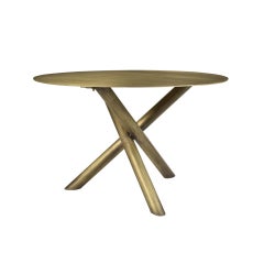 Zeitgenössischer Metall-Esstisch mit Messingoberfläche