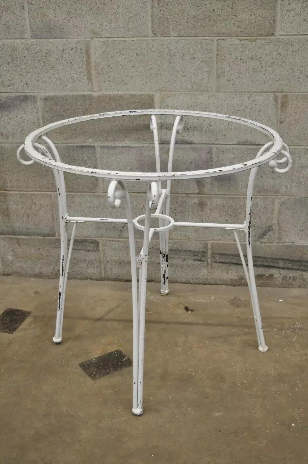 Ensemble de cuisine bistro contemporain en métal Table ronde 4 chaises - 5 pièces en vente 4