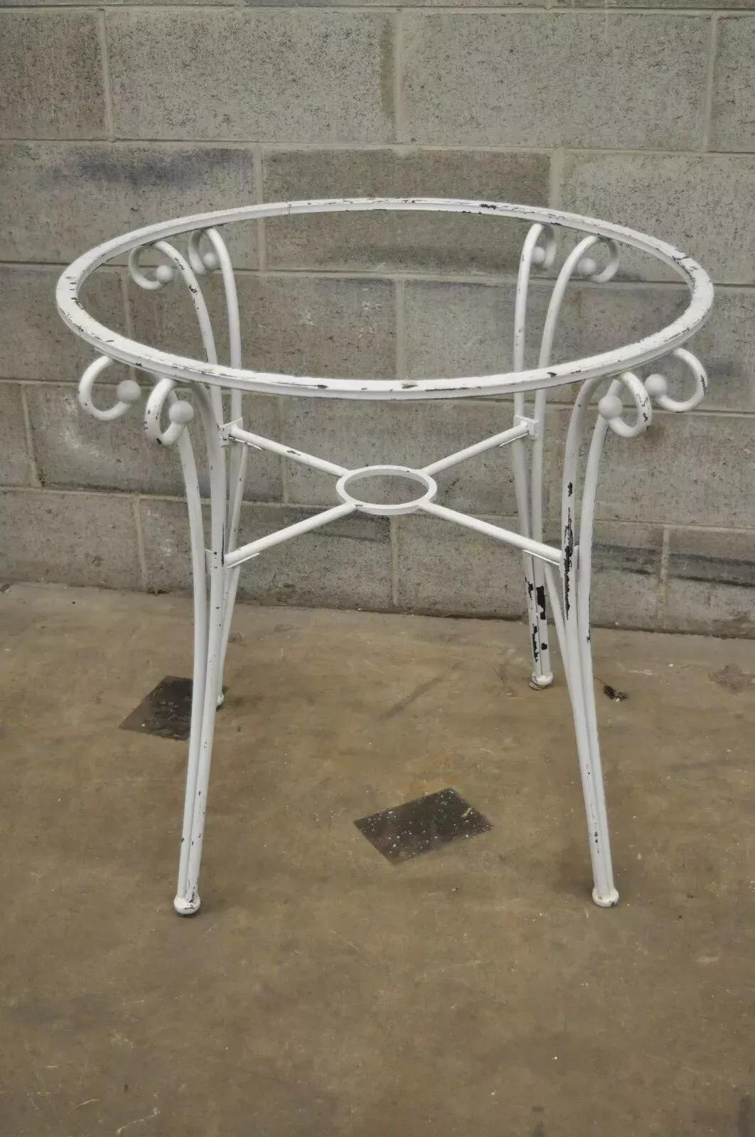 Inconnu Ensemble de cuisine bistro contemporain en métal Table ronde 4 chaises - 5 pièces en vente