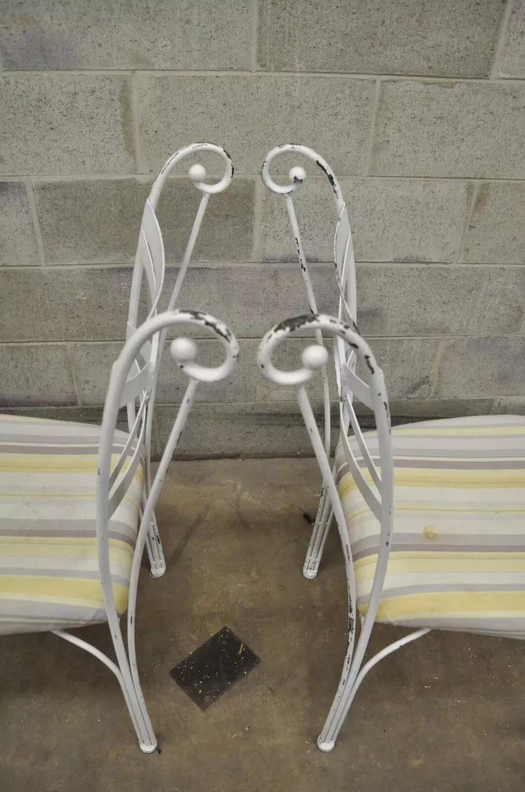 20ième siècle Ensemble de cuisine bistro contemporain en métal Table ronde 4 chaises - 5 pièces en vente