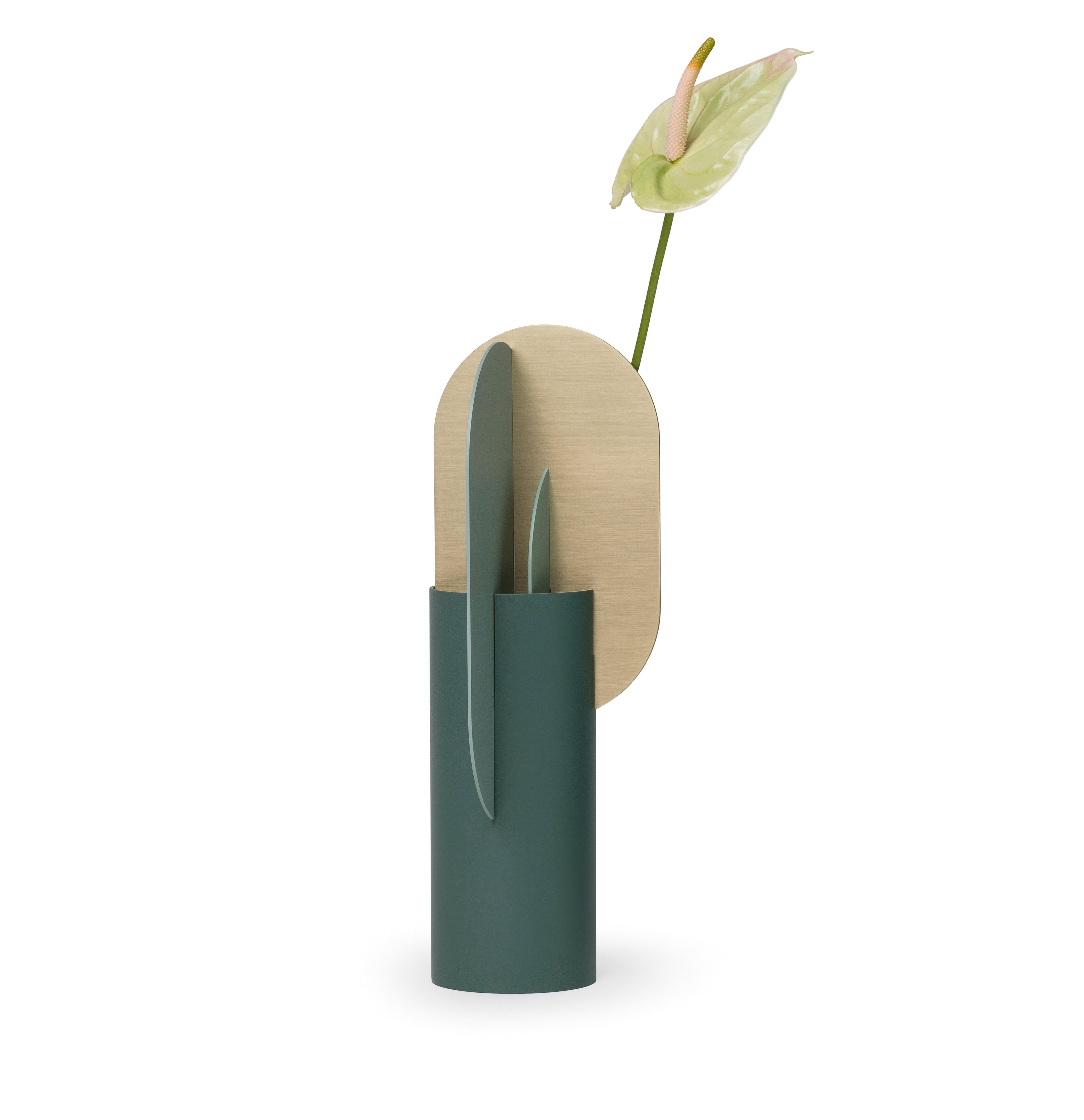 Contemporary Metal Vase 'Ekster CS9' by Noom, Brass and Steel For Sale 2