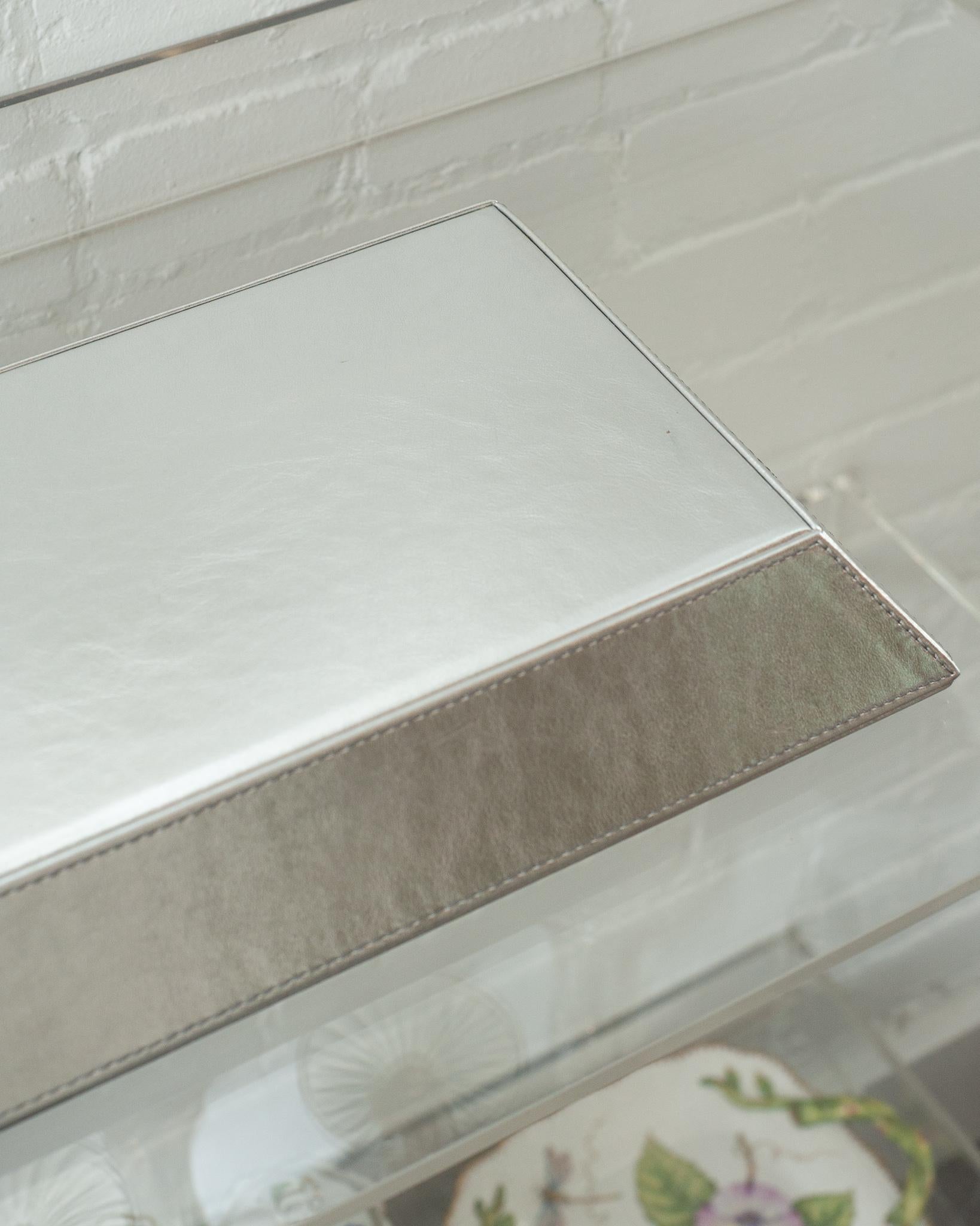 Contemporary Metallic Silver Leather Rectangular Tray  For Sale 1