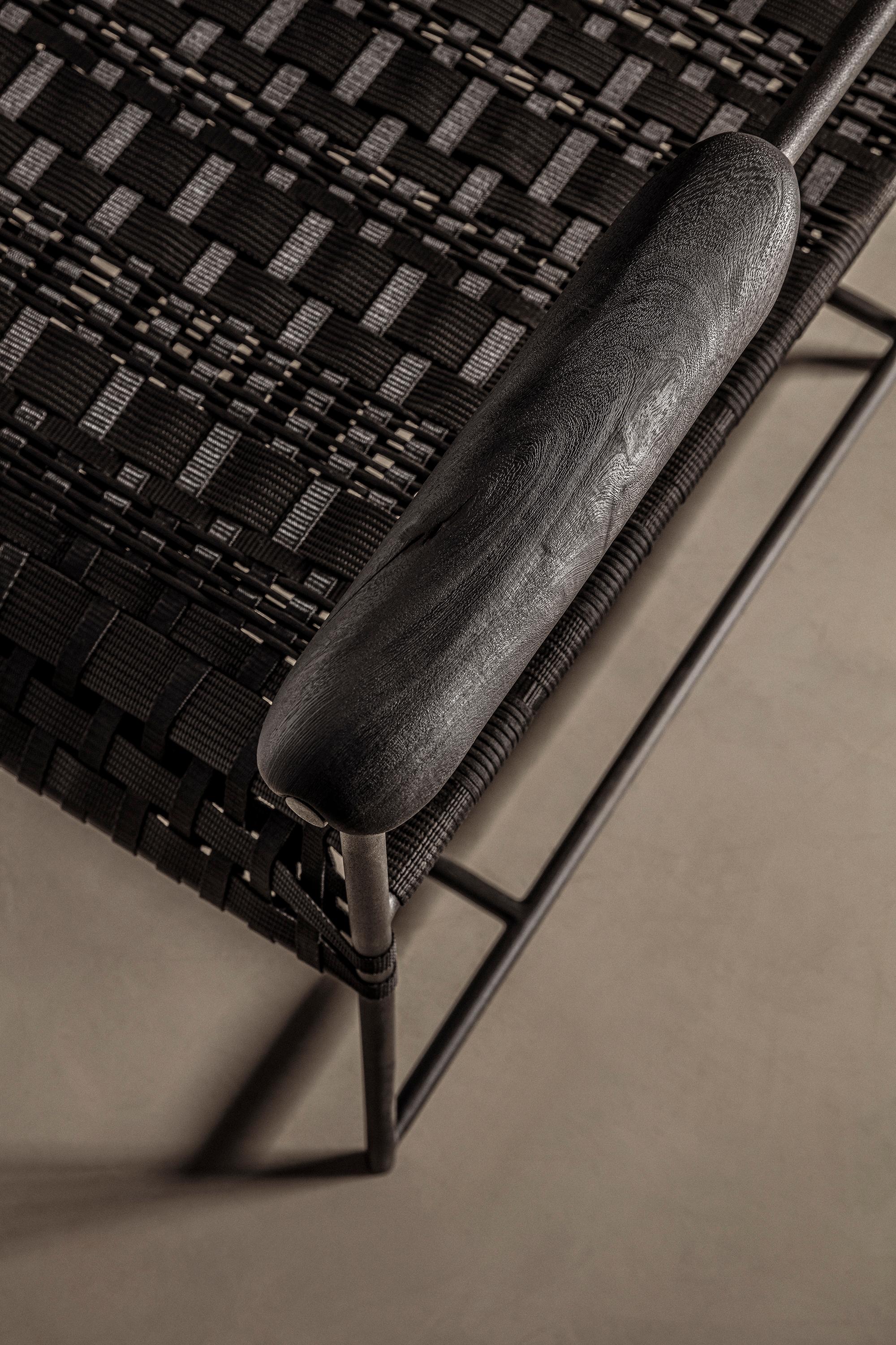 Silla mexicana contemporánea Anonimo de madera quemada y metal en Nuevo estado para la venta en 1204, CH