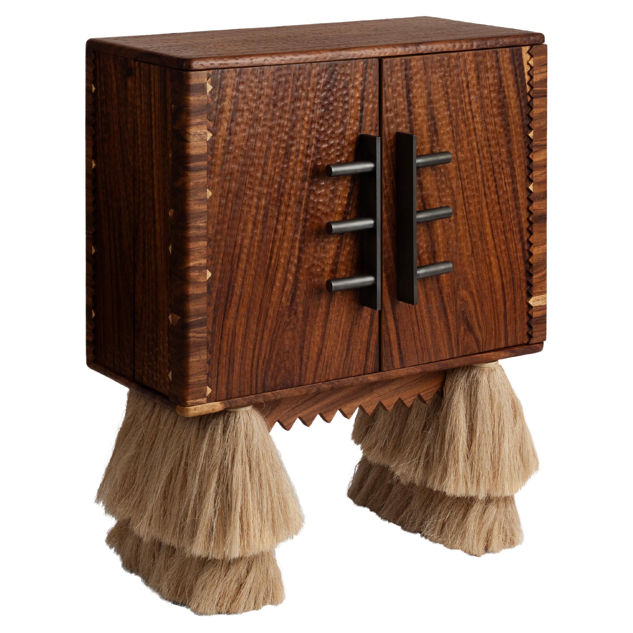 Mobile moderno personalizzabile Carmen, legno massiccio, specchio e fibre naturali