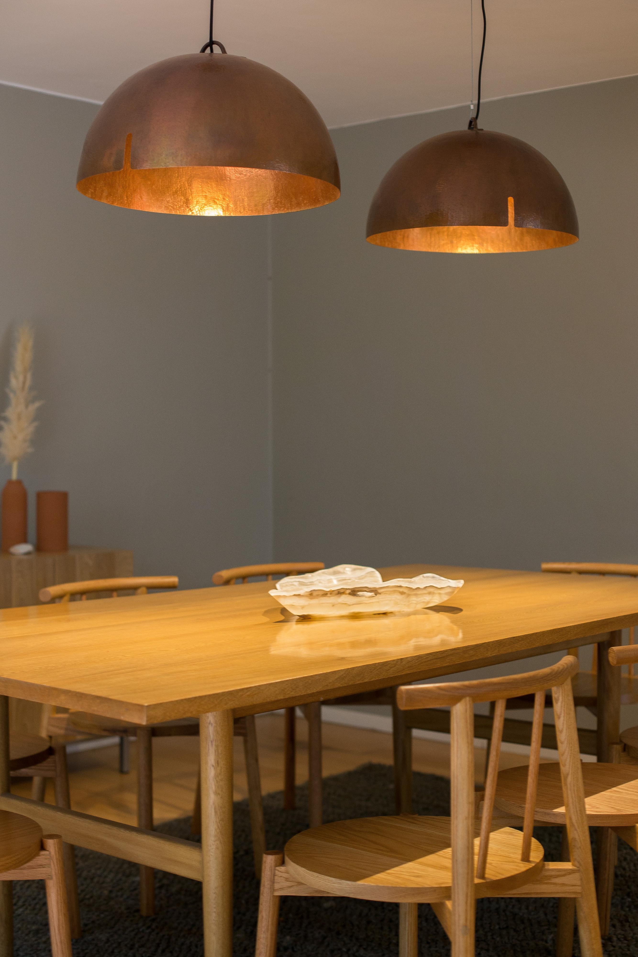 Mexicain Lampe pendante contemporaine mexicaine en cuivre martelé en vente