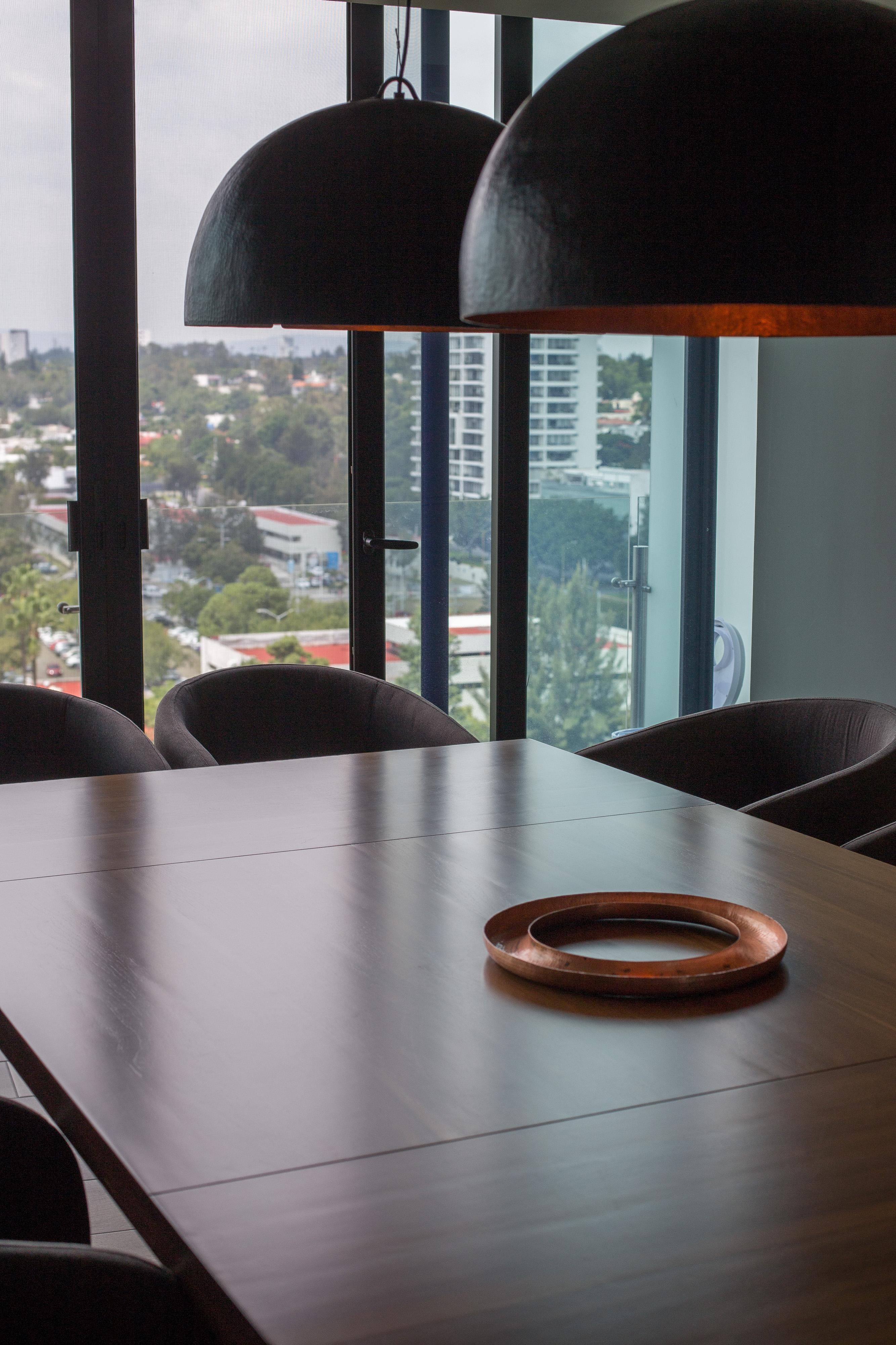 Lampe pendante contemporaine mexicaine en cuivre martelé Neuf - En vente à Guadalajara, Jal.