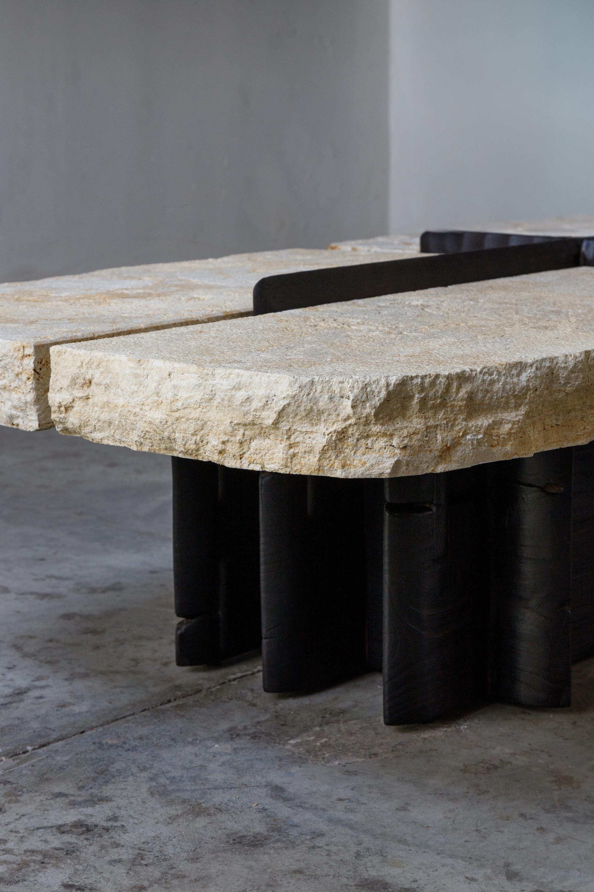Mexicain Table basse contemporaine mexicaine EM03 en pierre de Cantera en vente