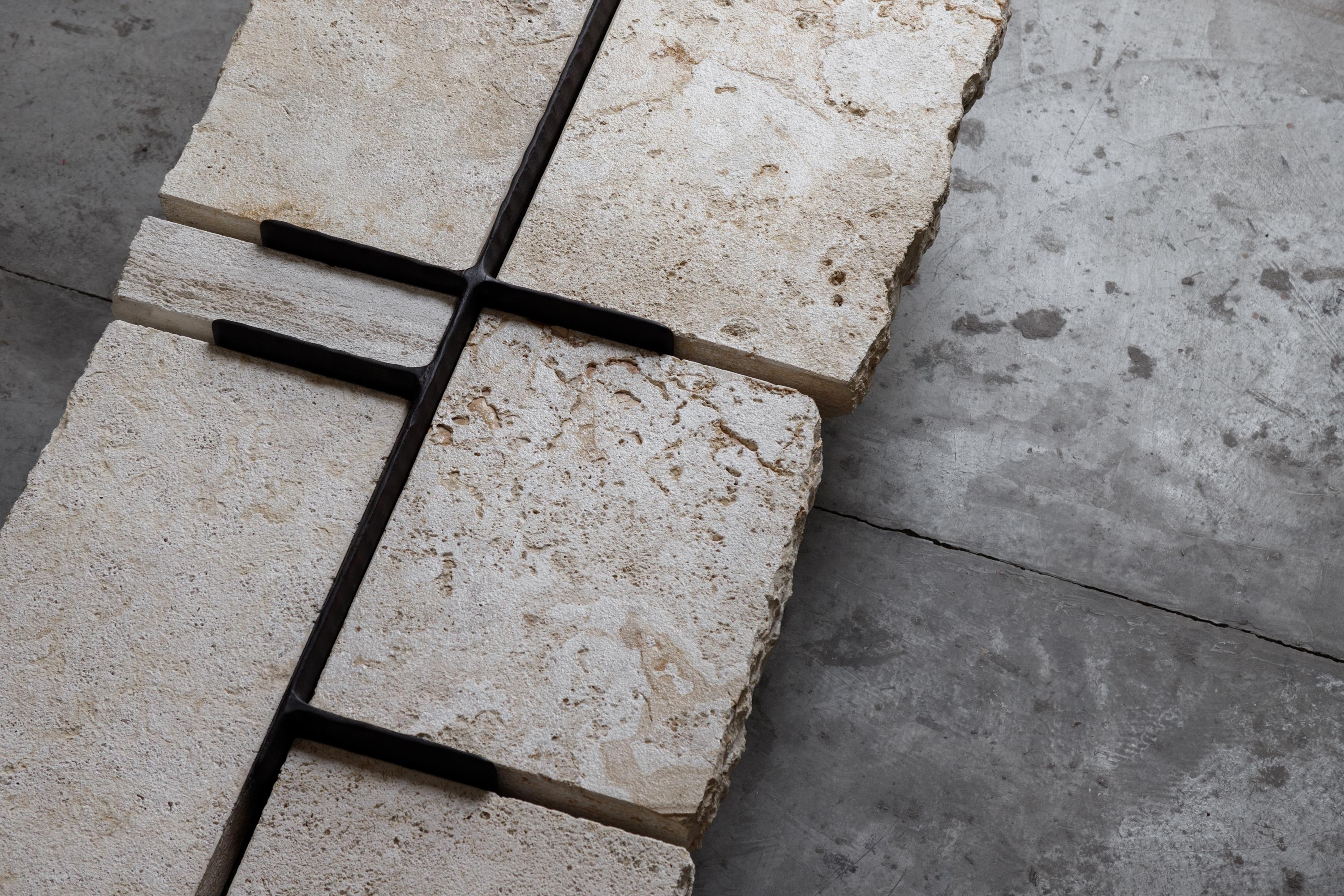 Table basse contemporaine mexicaine EM03 en pierre de Cantera Neuf - En vente à 1204, CH