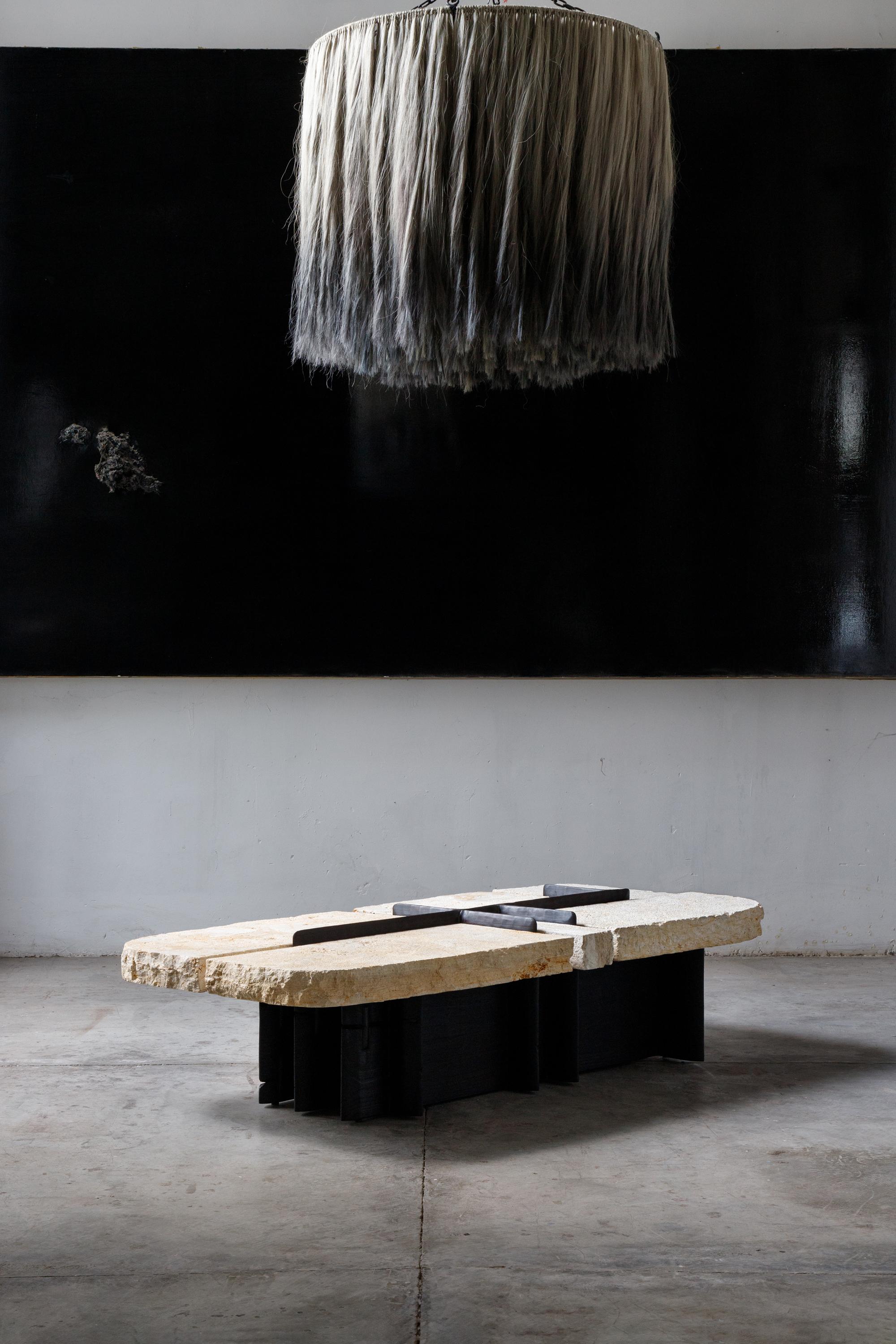 XXIe siècle et contemporain Table basse contemporaine mexicaine EM03 en pierre de Cantera en vente