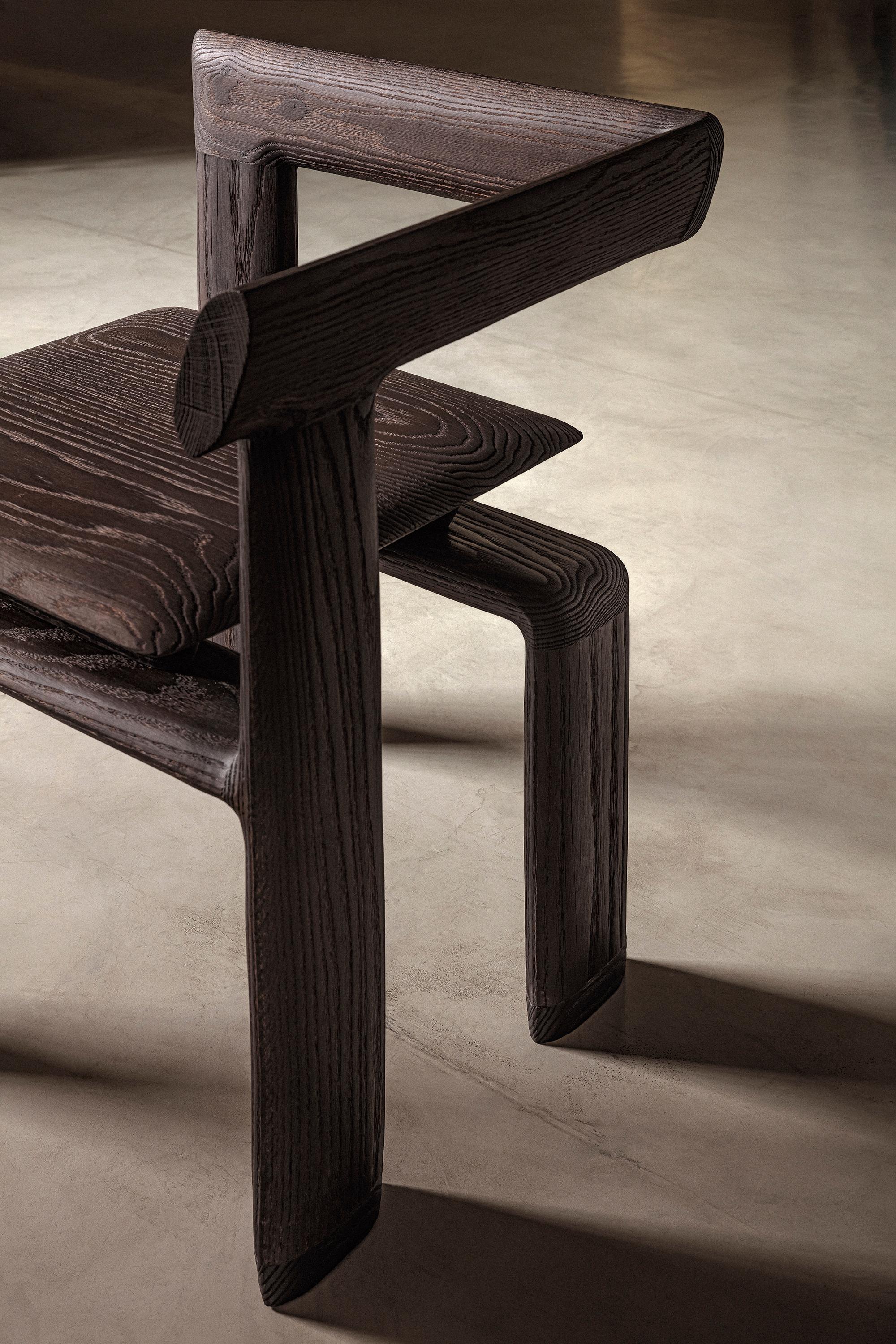 Zeitgenössischer mexikanischer Nelligan-Stuhl aus gebrannter Eiche im Zustand „Neu“ im Angebot in 1204, CH