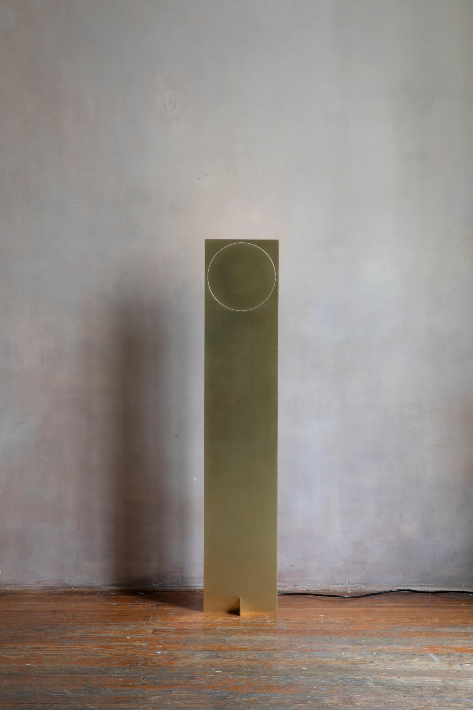 Lámpara de pie mexicana contemporánea OBJ-01 de latón en Nuevo estado para la venta en 1204, CH