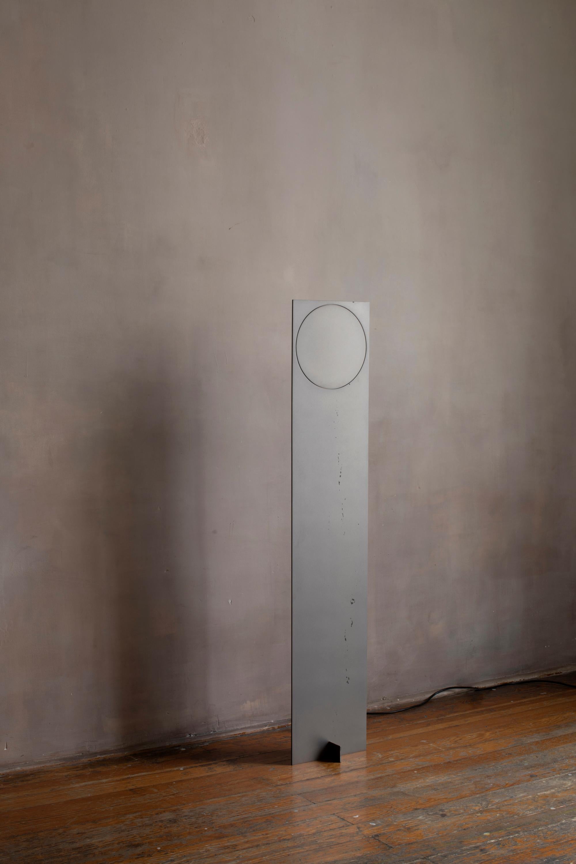 Fatto a mano Lampada da terra contemporanea messicana OBJ-01 in acciaio in vendita