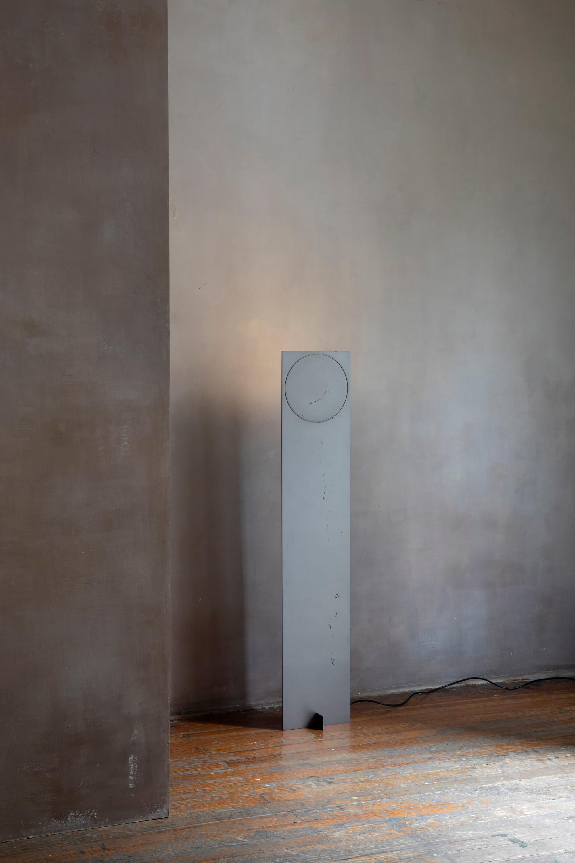 Lampada da terra contemporanea messicana OBJ-01 in acciaio in vendita 1