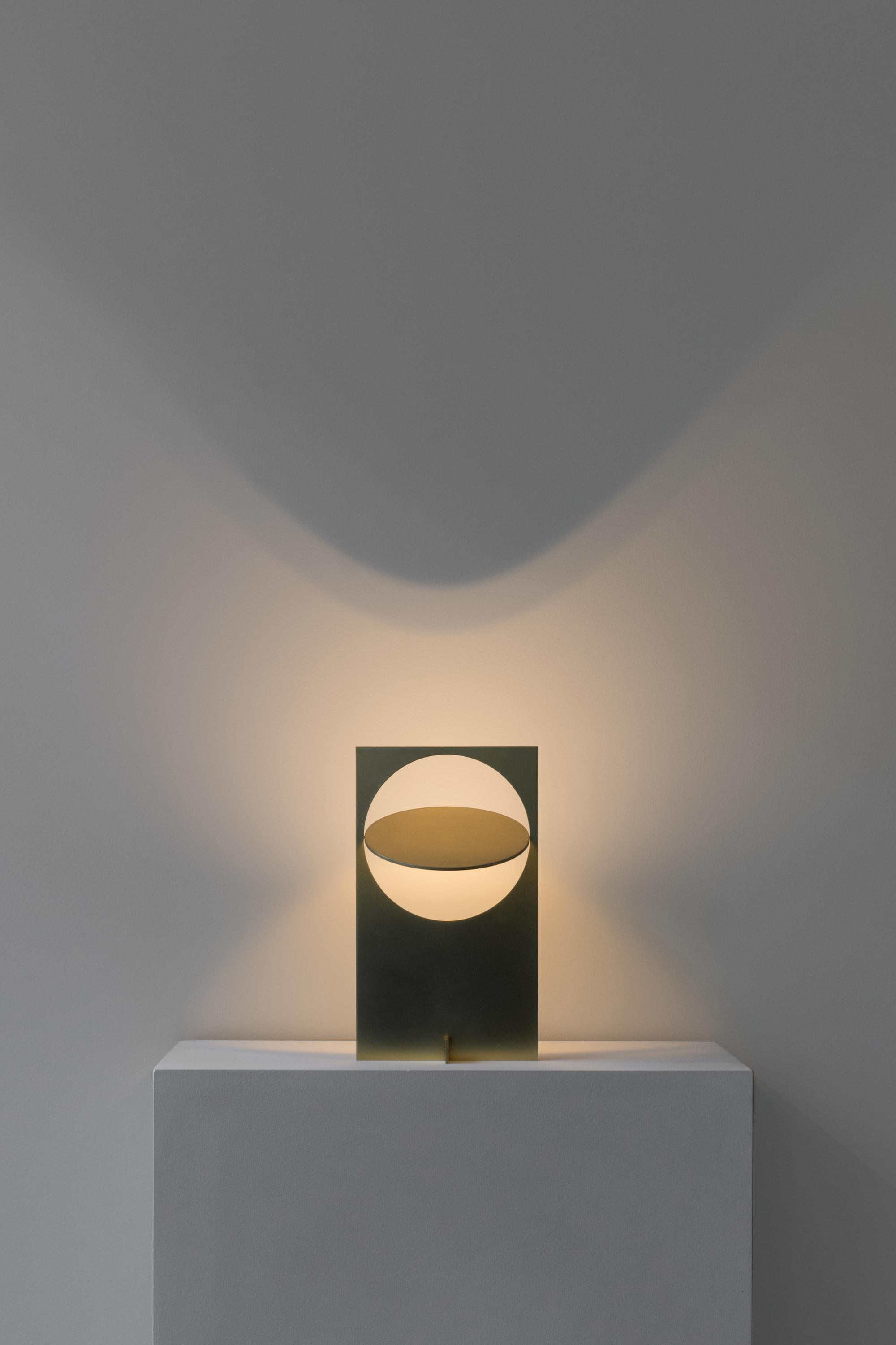 LÁMPARA DE MESA mexicana contemporánea OBJ-01 de latón en venta 3