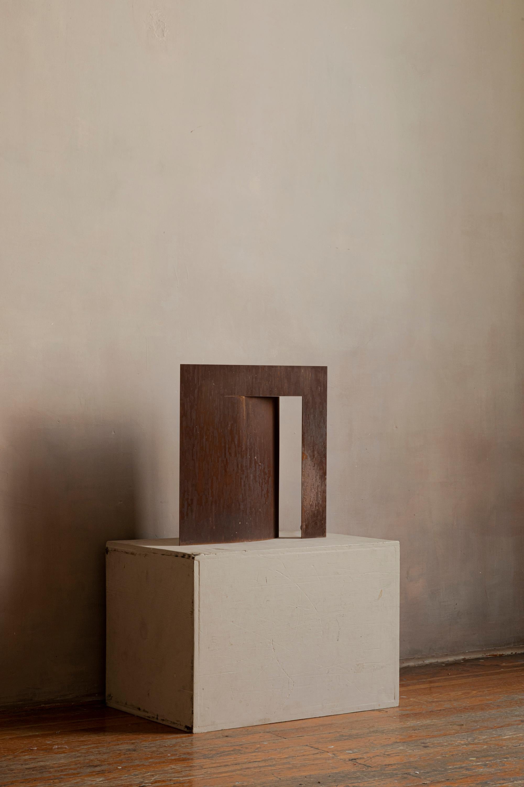 LÁMPARA DE MESA Mexicana Contemporánea OBJ-03 en Acero Oxidado en venta 4