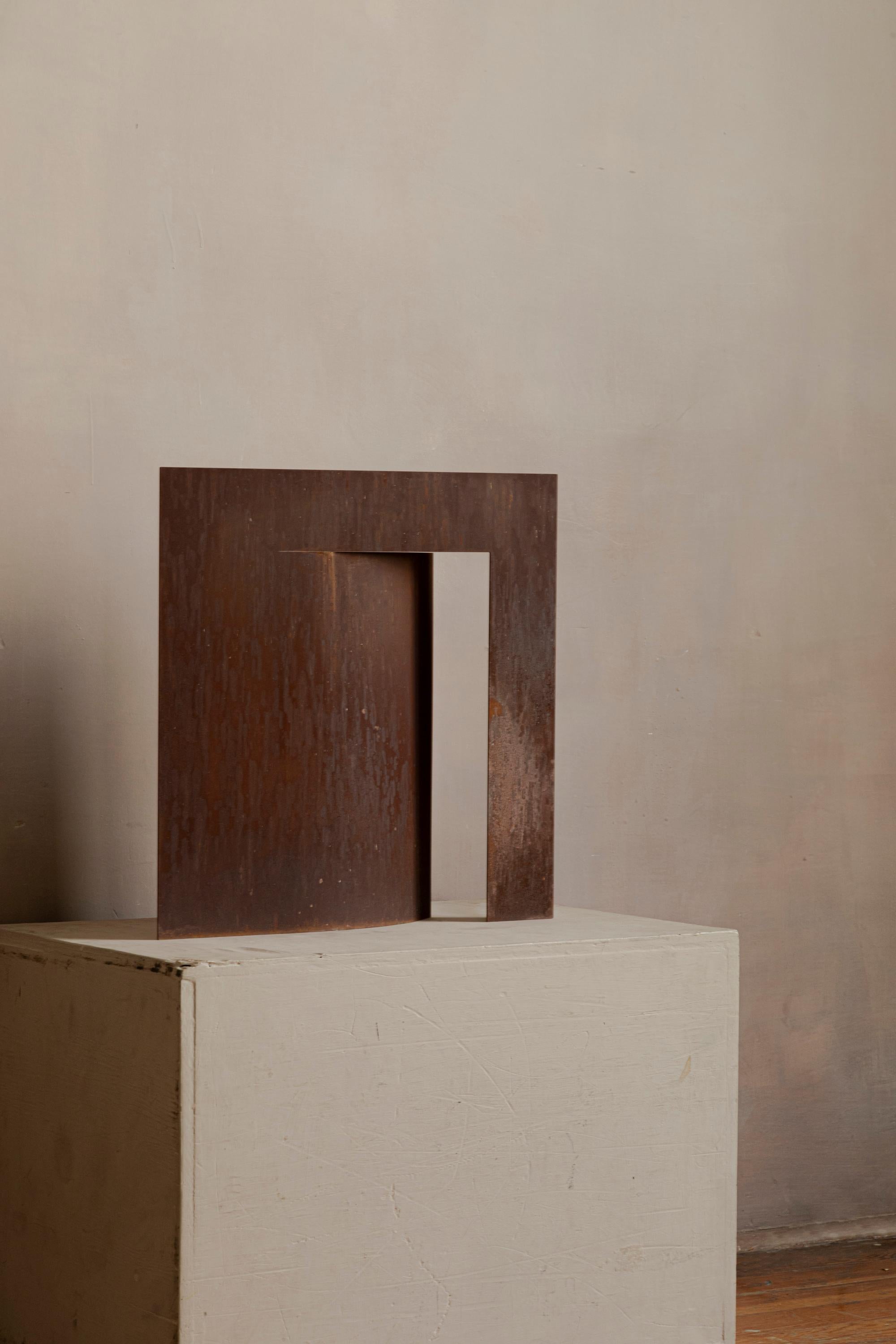 LÁMPARA DE MESA Mexicana Contemporánea OBJ-03 en Acero Oxidado en venta 1