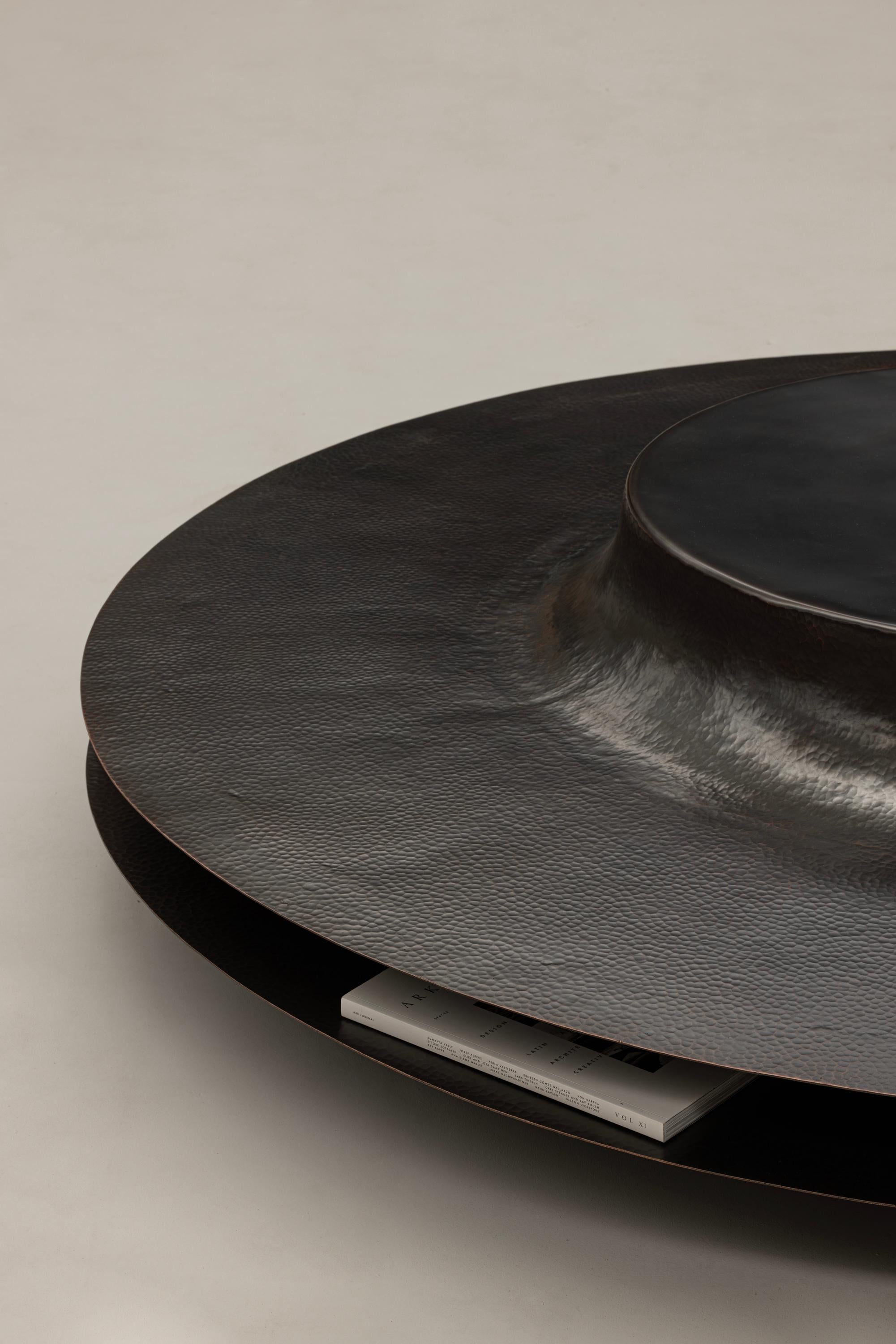 Table basse contemporaine mexicaine OBJ-06 en cuivre patiné graphite en vente 4